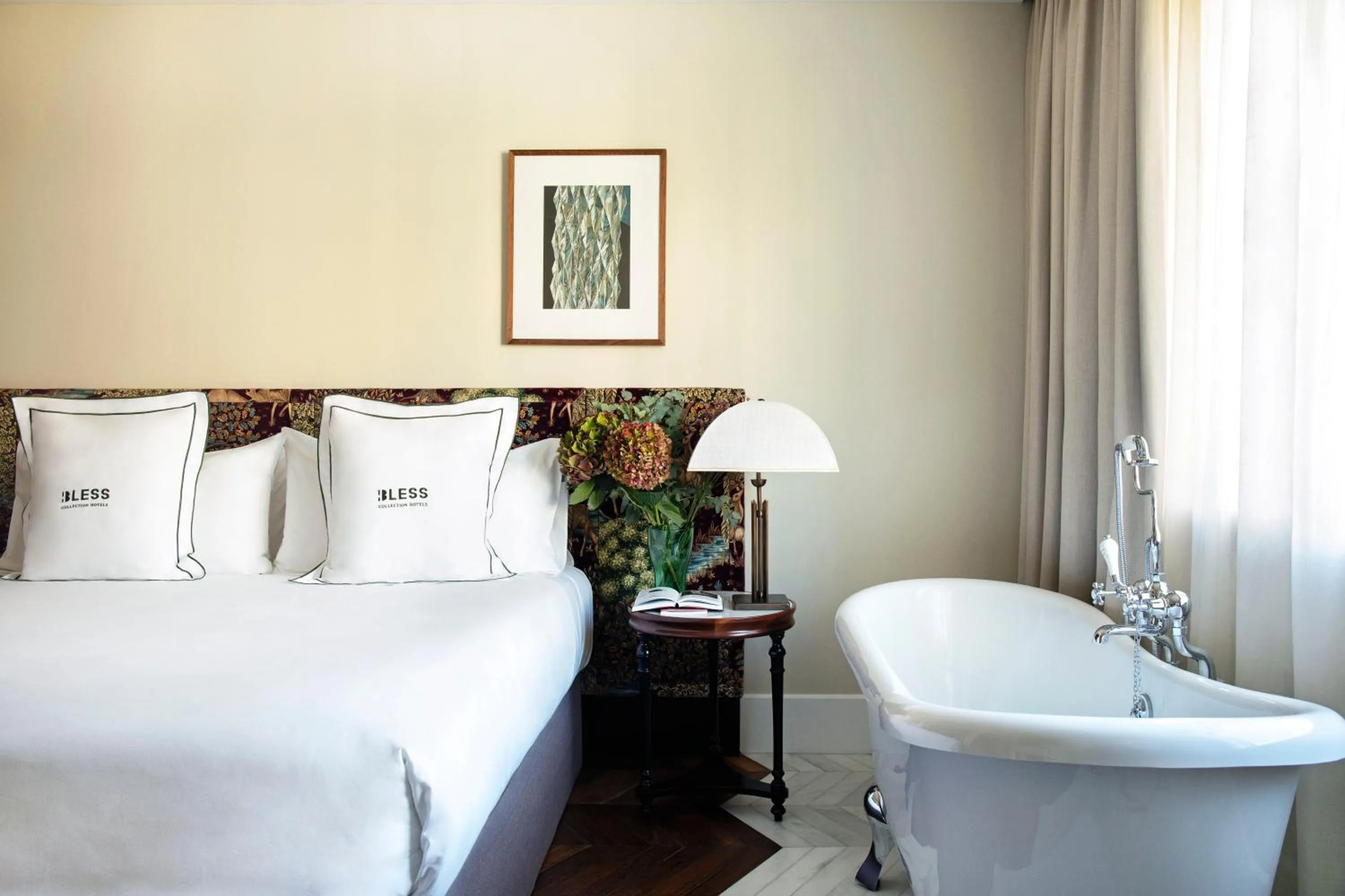 Open Air Bath, Bed in BLESS Hotel Madrid - The Leading Hotels of the World