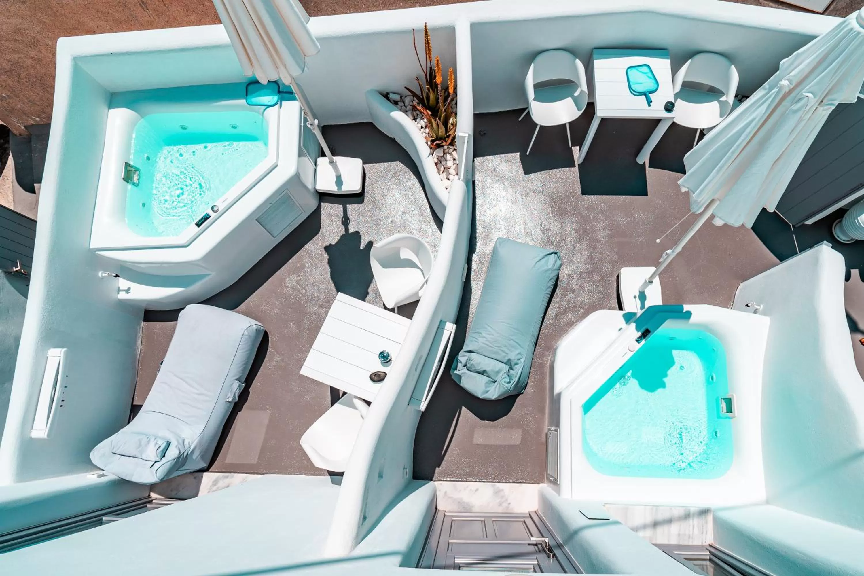 Hot Tub in Eternity Suites Santorini