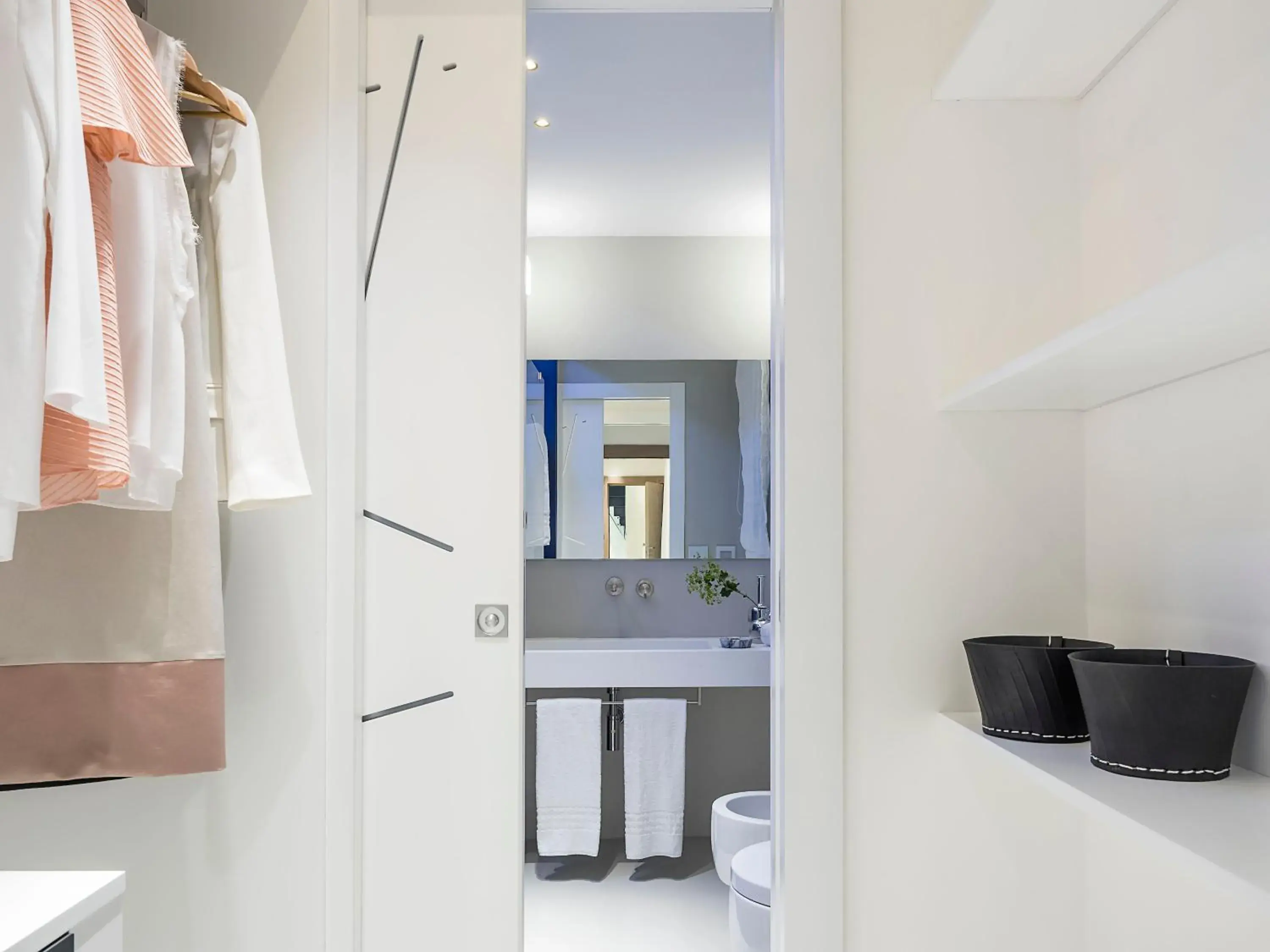 Bathroom, Kitchen/Kitchenette in Duomo Suites & Spa