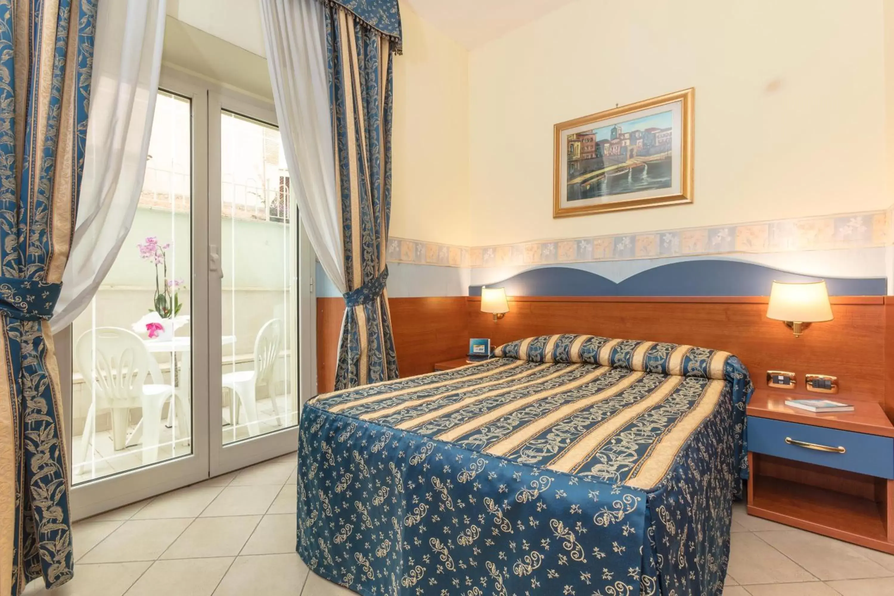 Day, Bed in Hotel Borgo Del Mare
