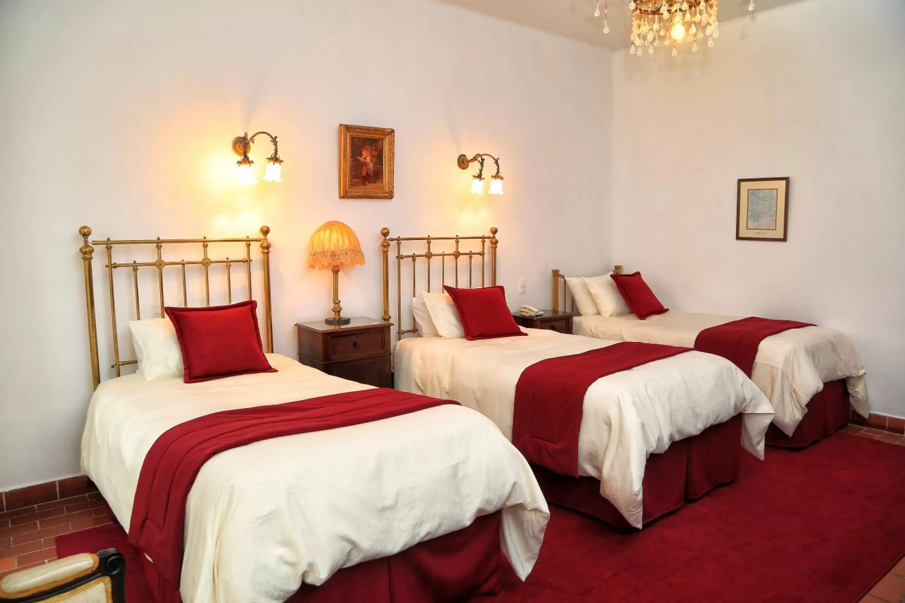 Other, Bed in El Hotel de Su Merced