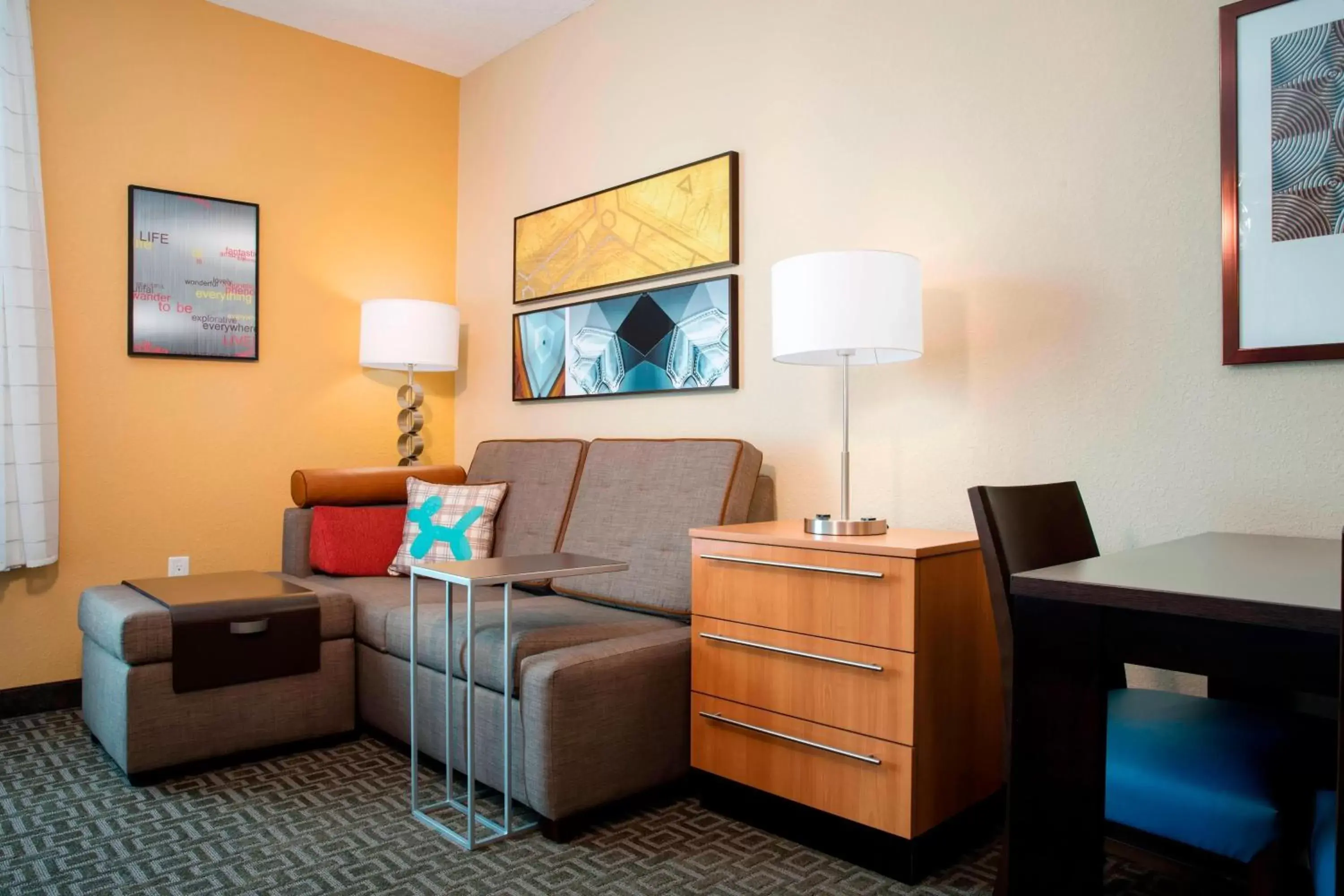 Living room, Seating Area in TownePlace Suites Orlando at FLAMINGO CROSSINGS® Town Center/Western Entrance