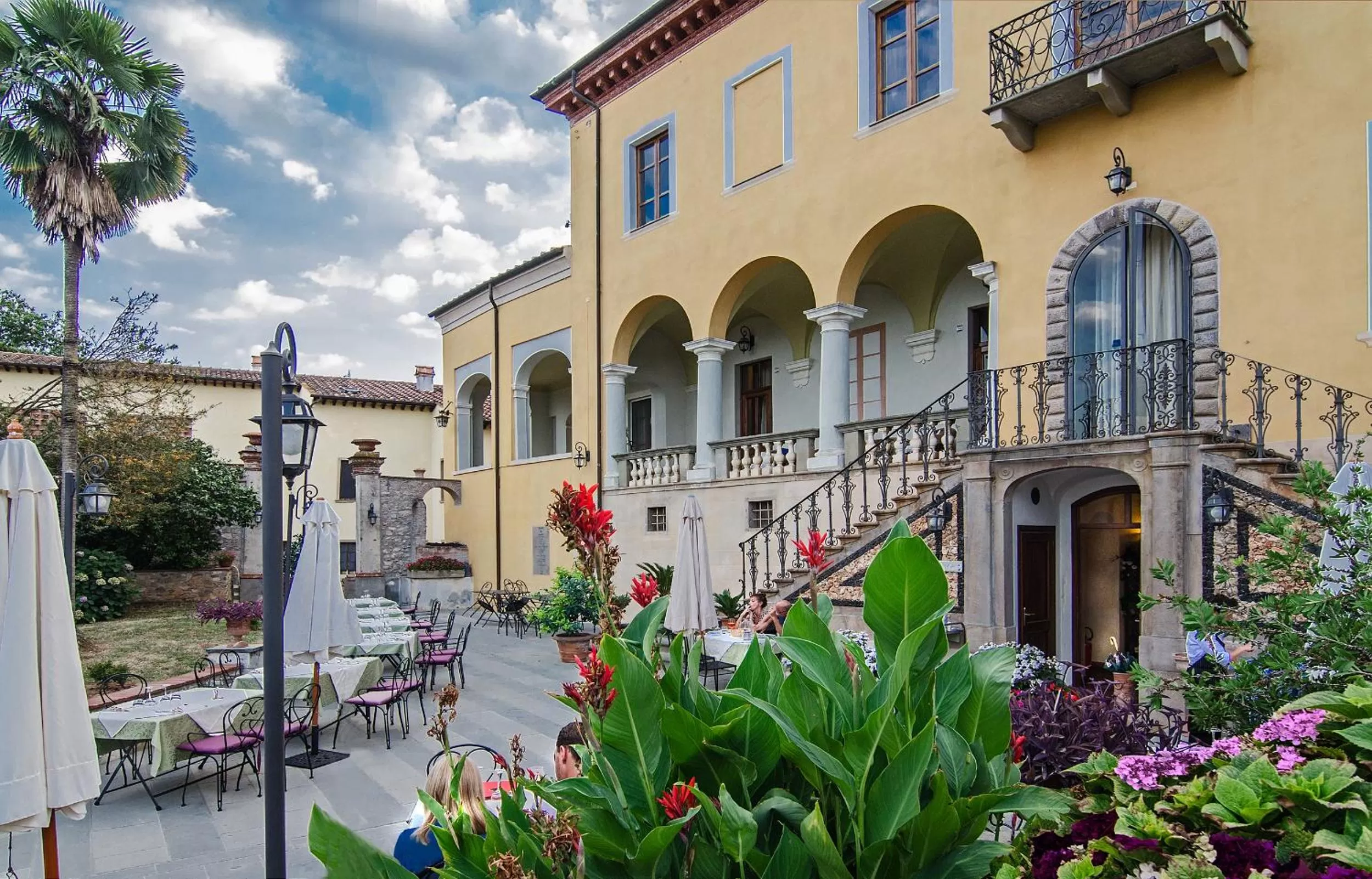 Property building in Hotel Villa Cheli