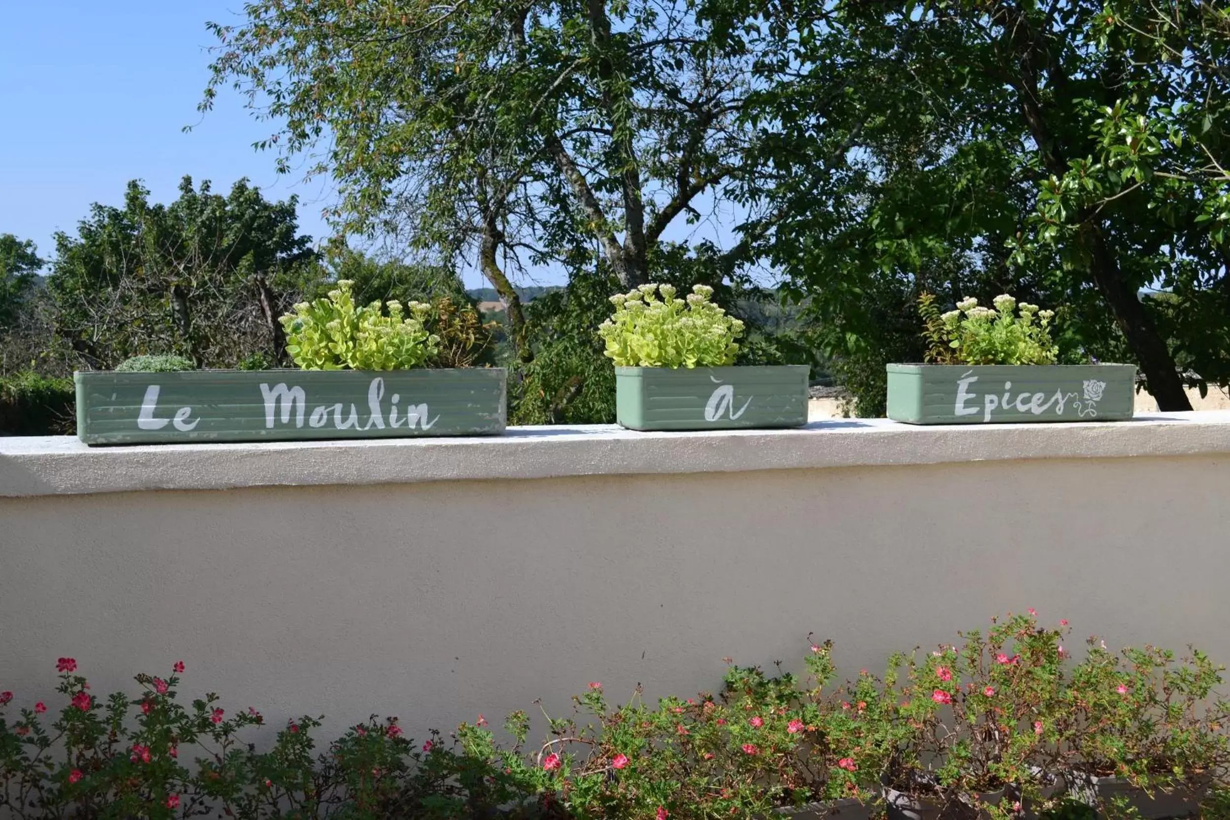 Parking in Chambres d'Hôtes Le Moulin à Epices