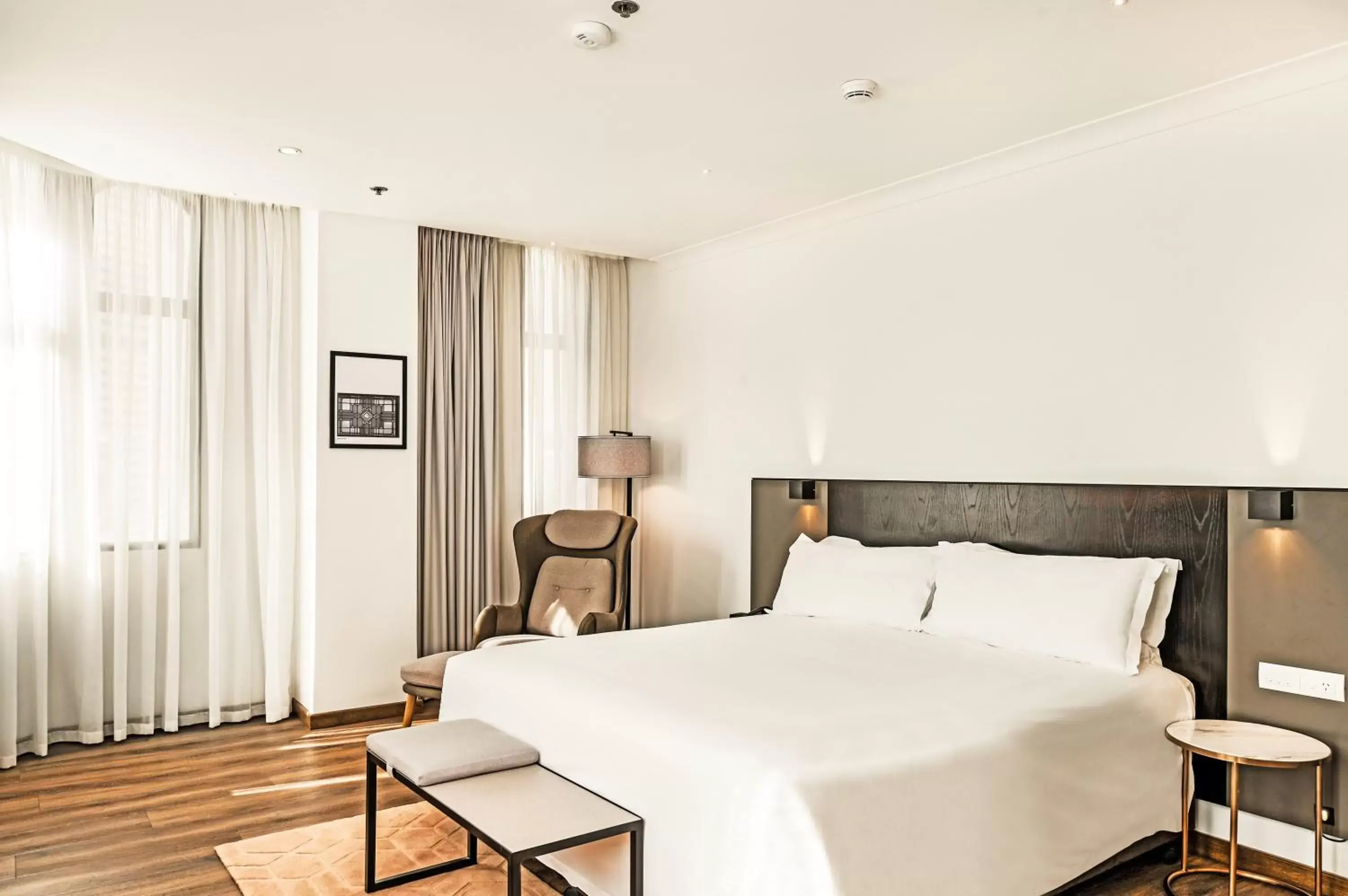 Photo of the whole room, Bed in The Grace Hotel Photo of the whole room, Bed in The Grace Hotel