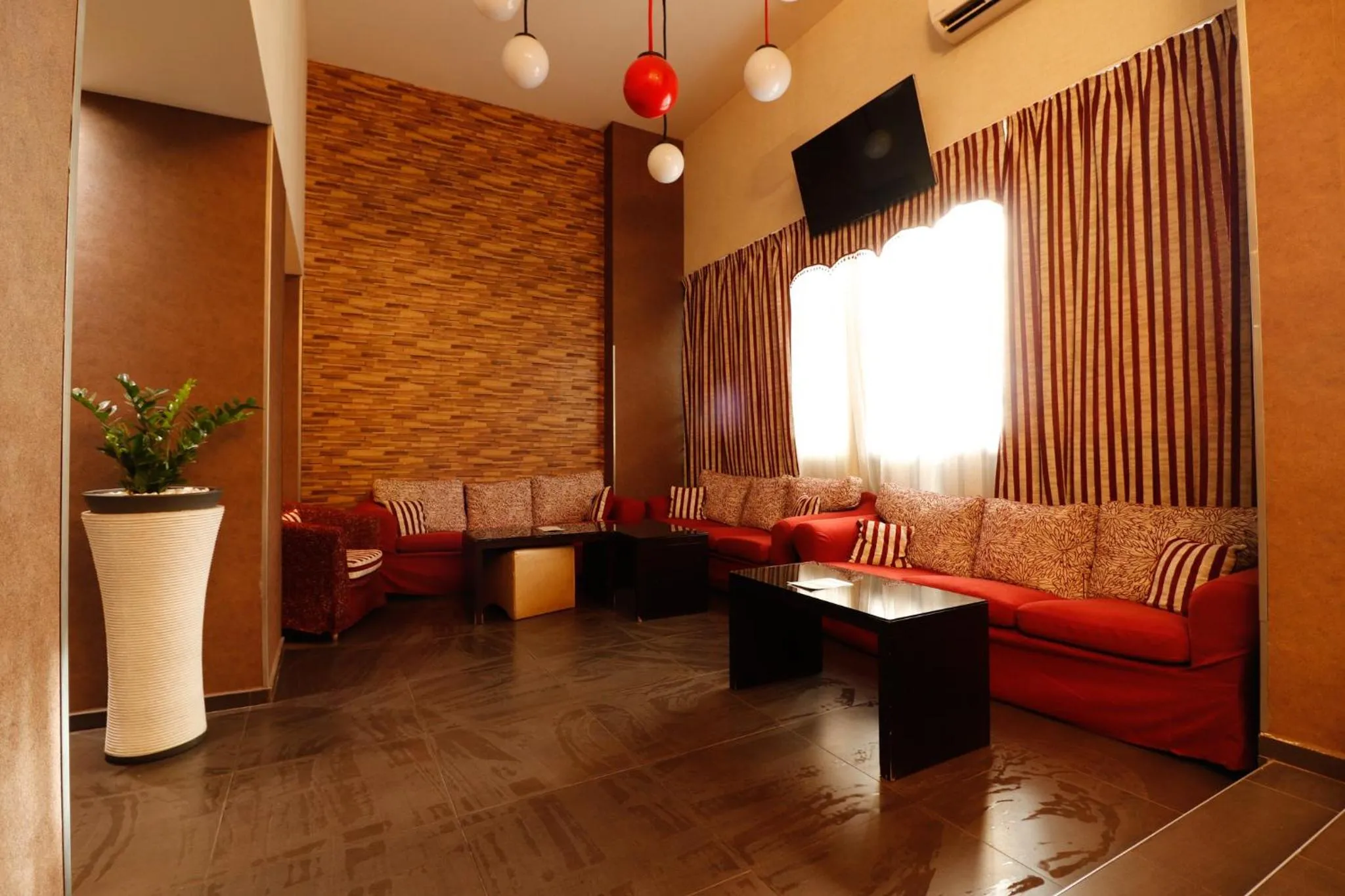 Seating area in Athens Choice Hotel