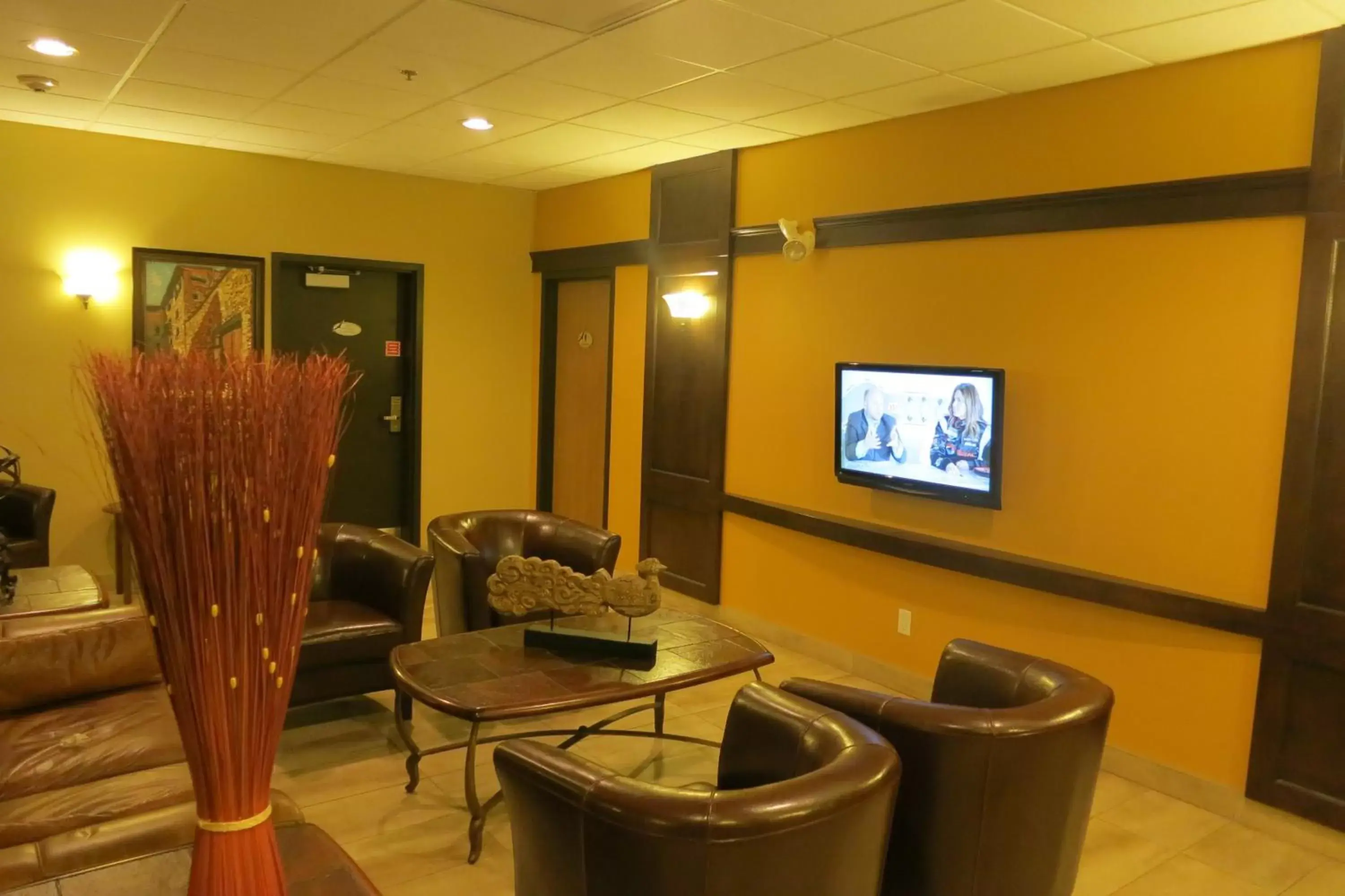 Lobby or reception, Lounge/Bar in Days Inn by Wyndham Levis