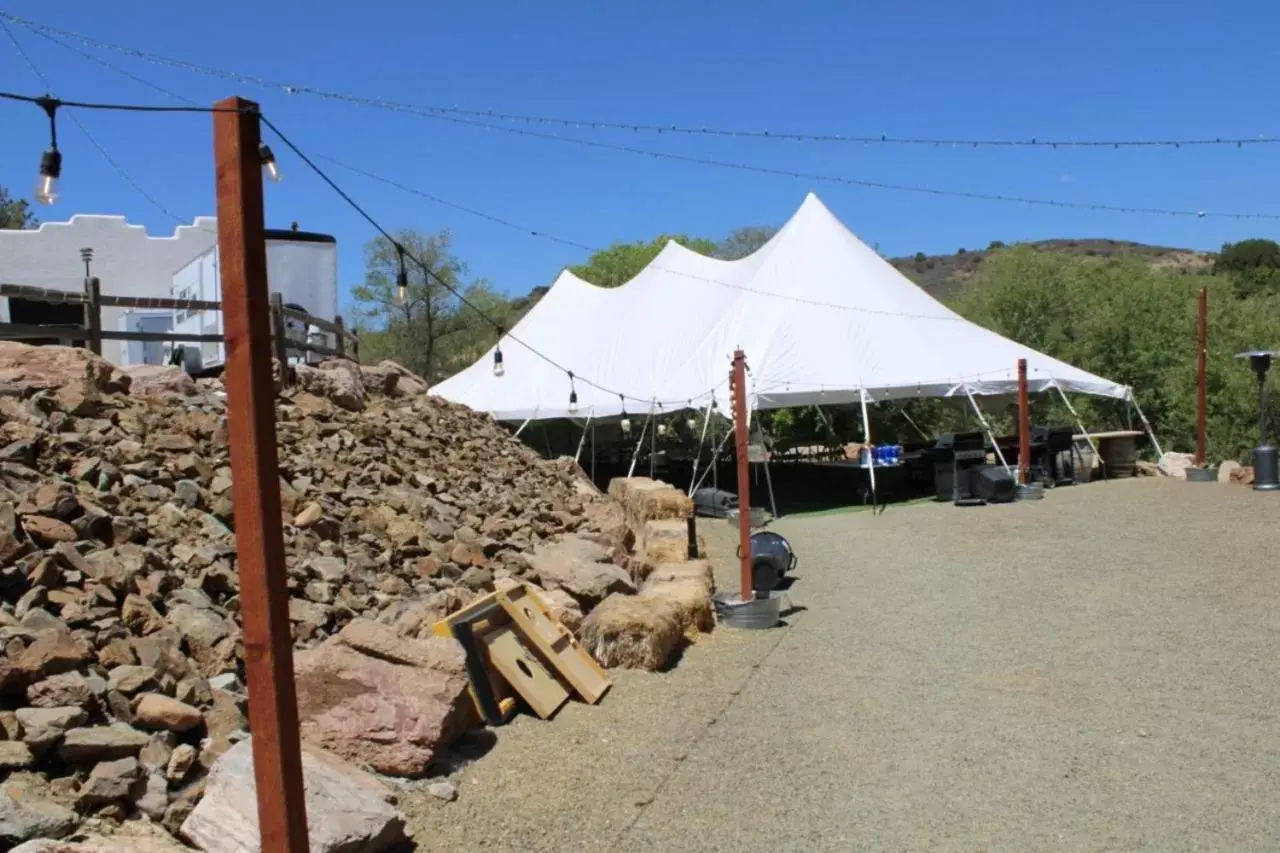 Patio, Beach in Creekside Lodge and Cabins