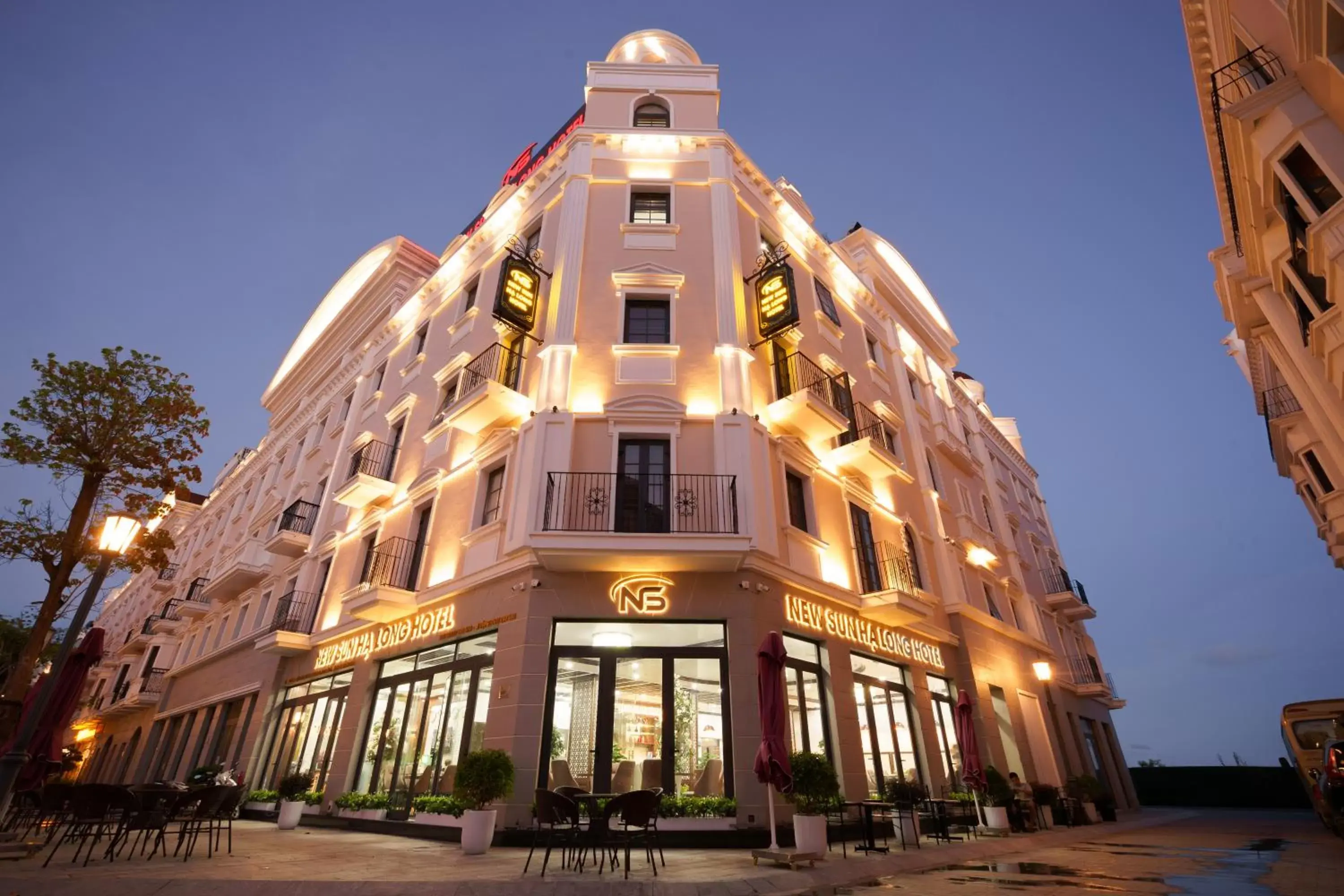 Property building in Sunland Halong Hotel and Restaurant Property building in Sunland Halong Hotel and Restaurant