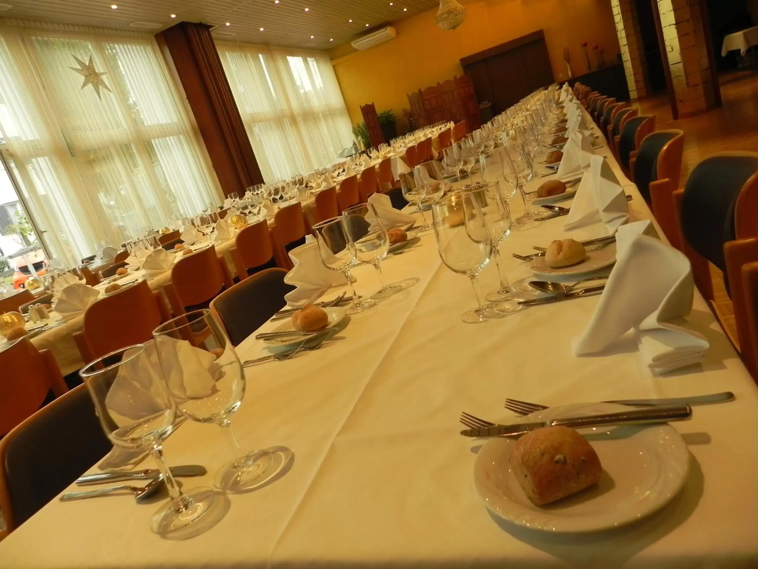 Banquet/Function facilities, Restaurant/Places to Eat in Zys Hotel