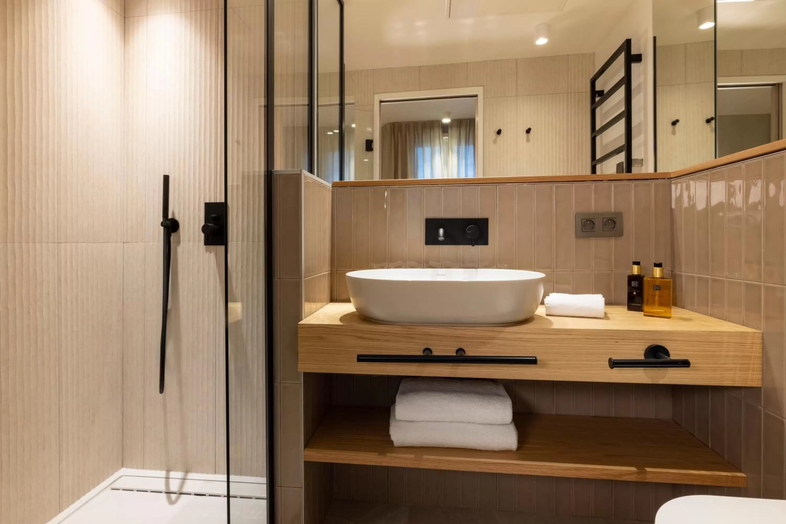 Bathroom in Hôtel Beige