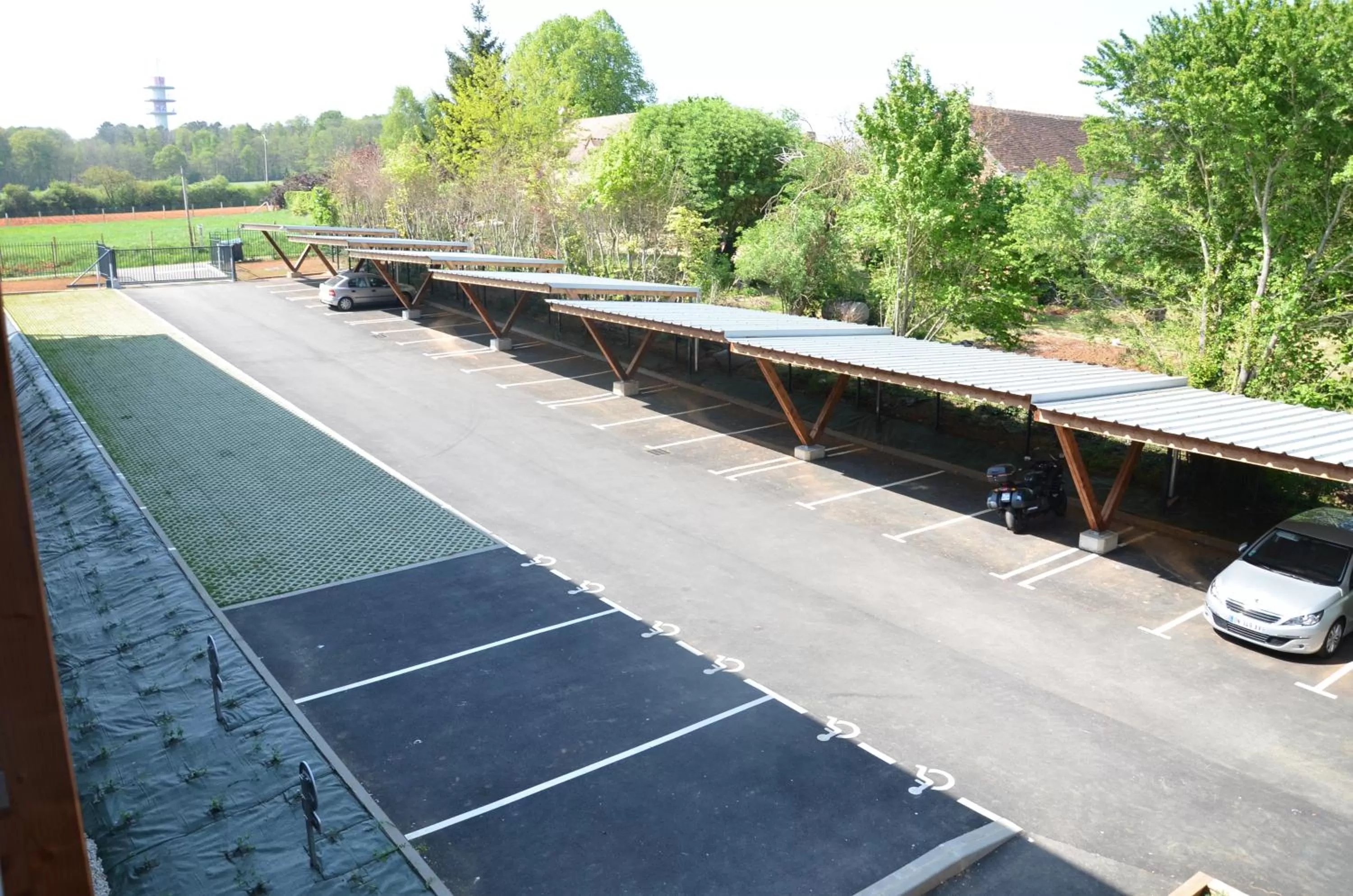 Facade/entrance in Eklo Hotels Le Mans