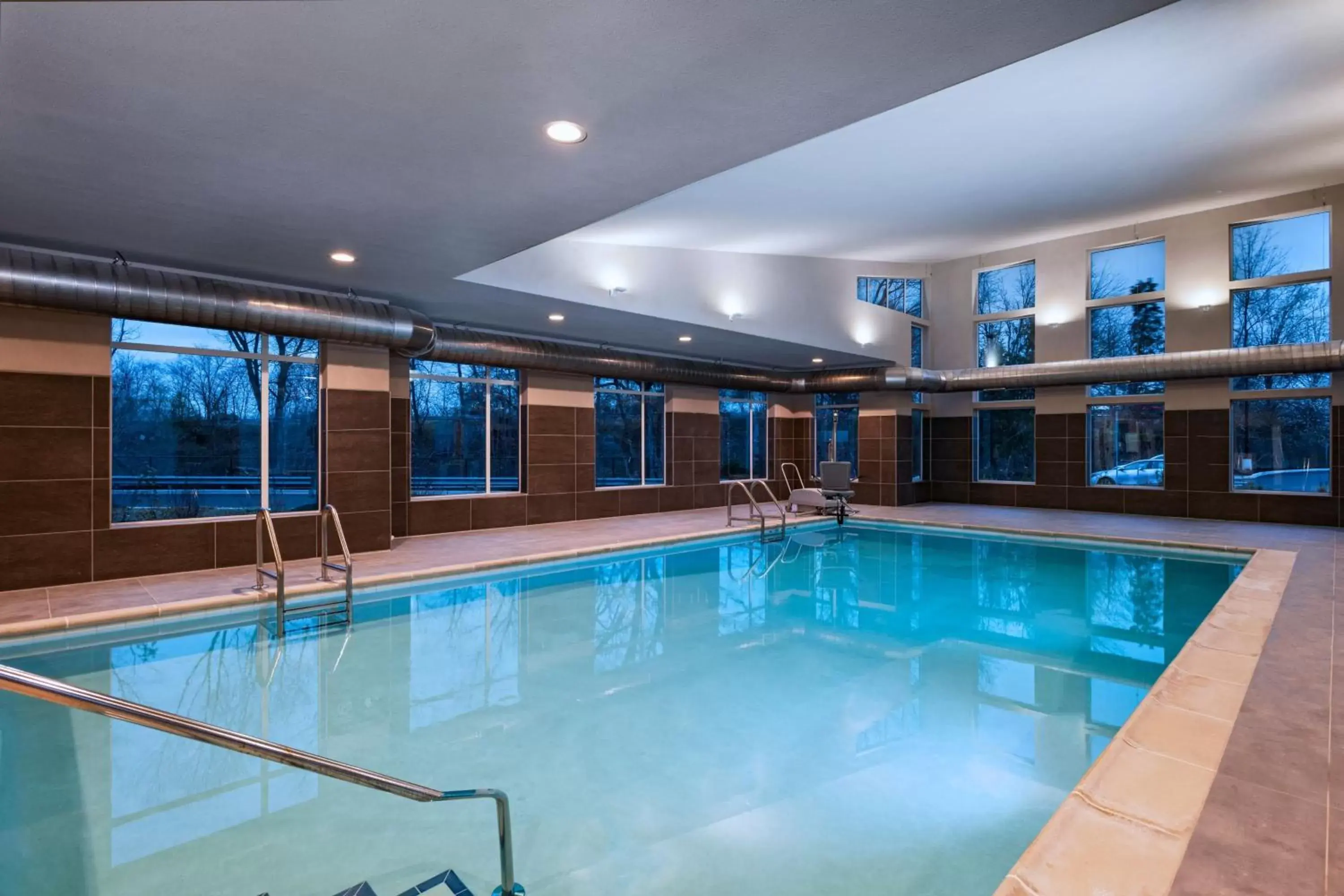 Swimming Pool in Residence Inn New Brunswick Tower Center Blvd.