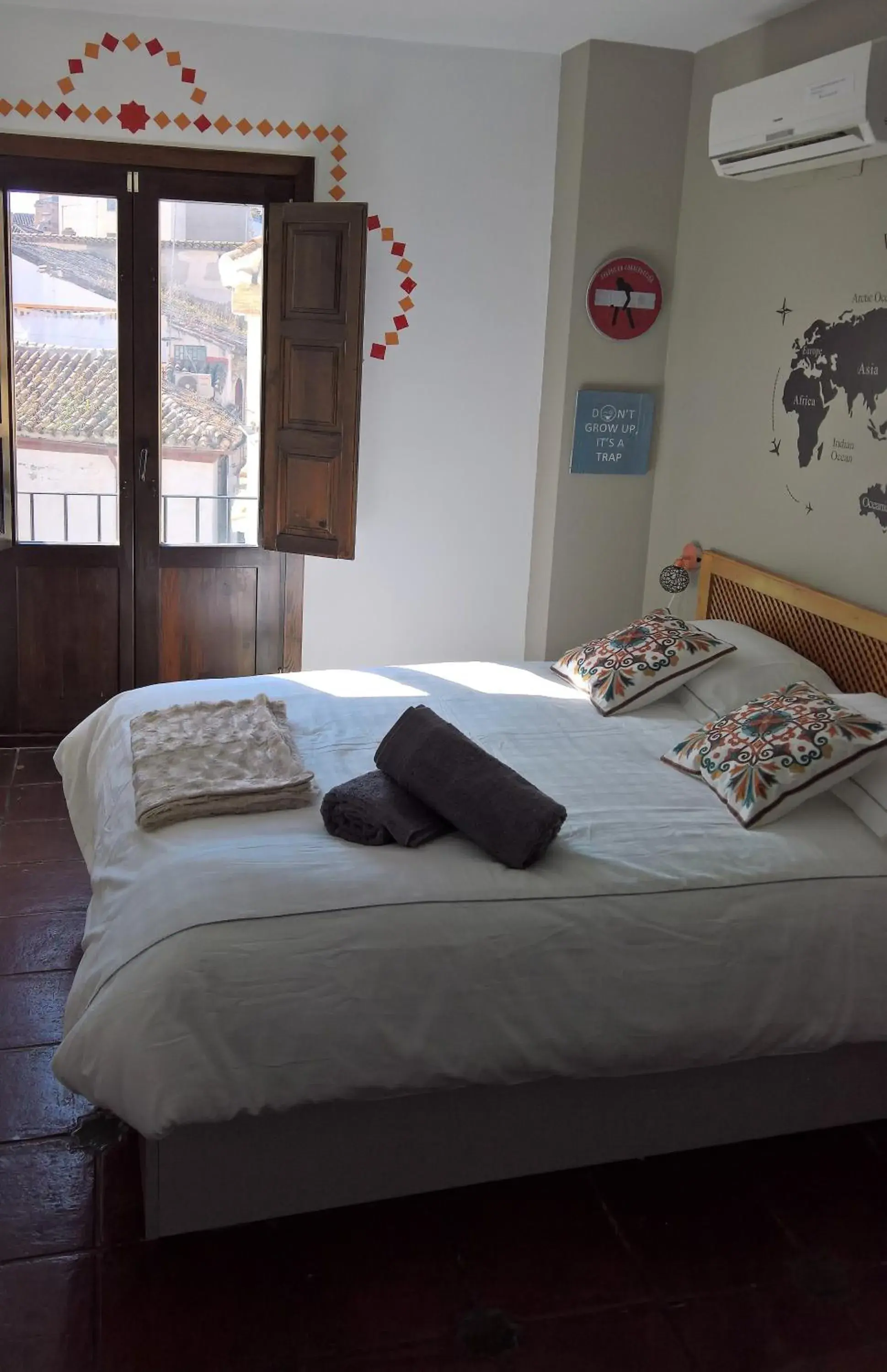 Photo of the whole room, Bed in Oasis Backpackers' Hostel Granada