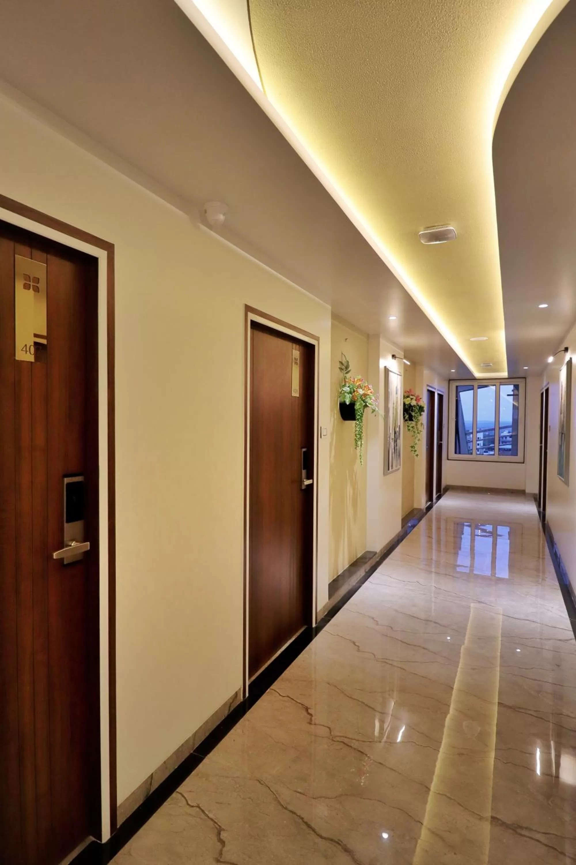 Four Petals Executive by LHMS