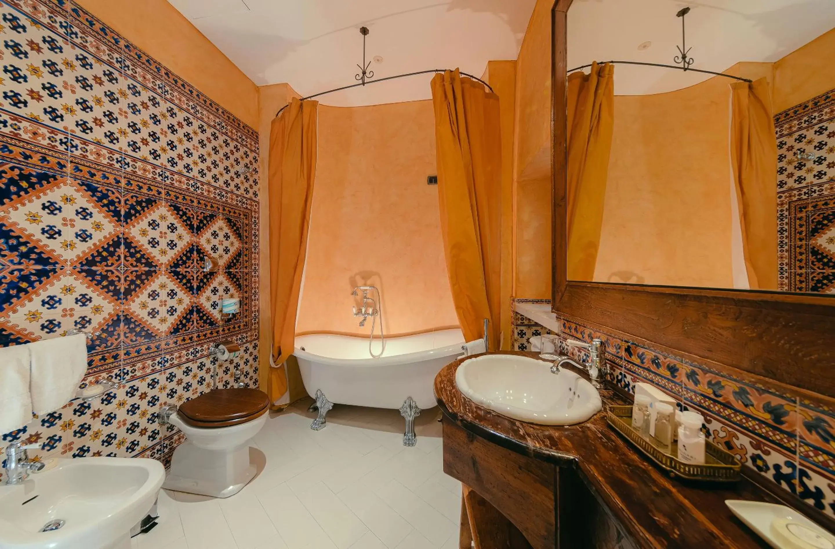 Bedroom, Bathroom in Algilà Ortigia Charme Hotel