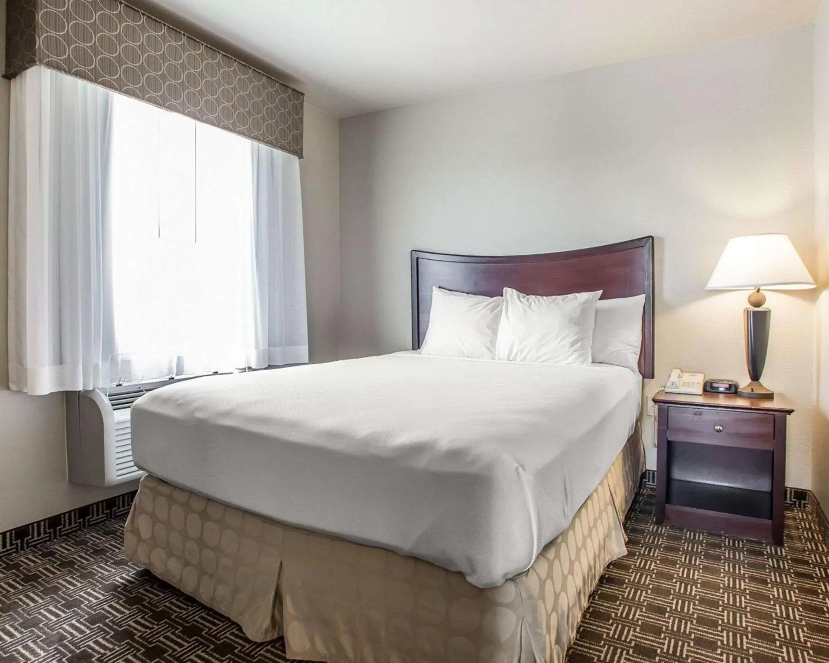 Bedroom, Bed in MainStay Suites St Robert-Fort Leonard Wood