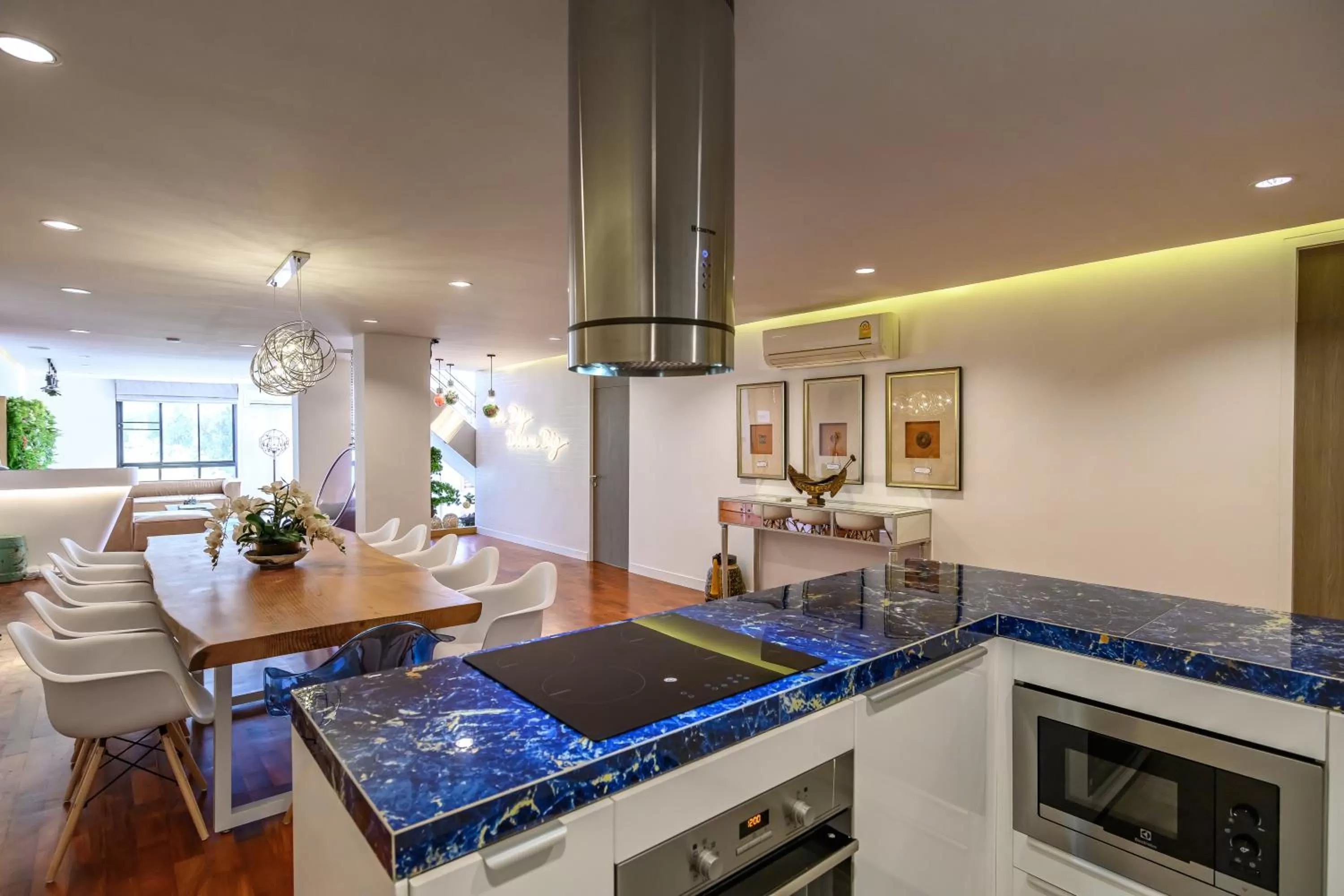 Kitchen or kitchenette in Benviar Tonson Residence