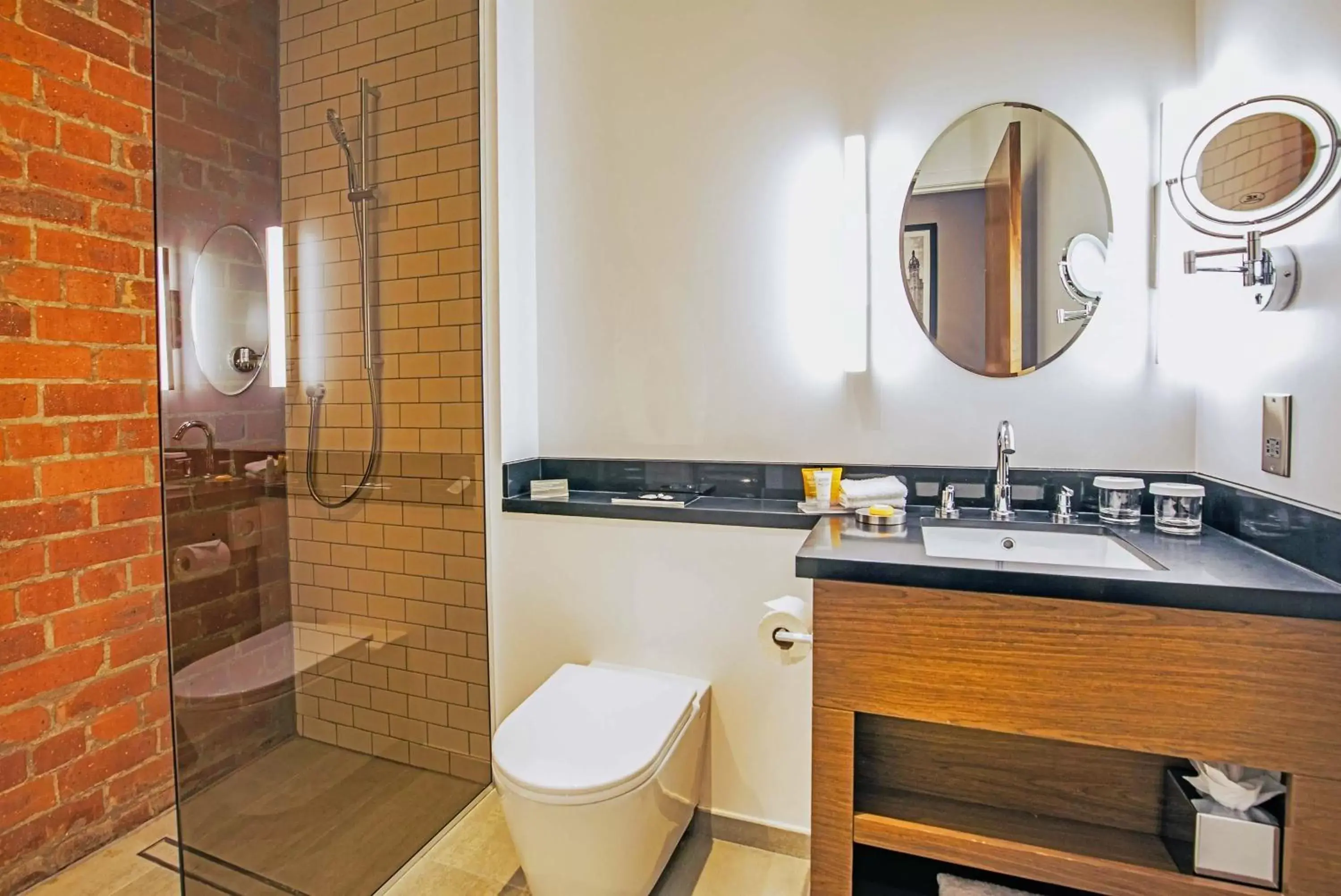 Bathroom in Sandman Signature Aberdeen Hotel & Spa