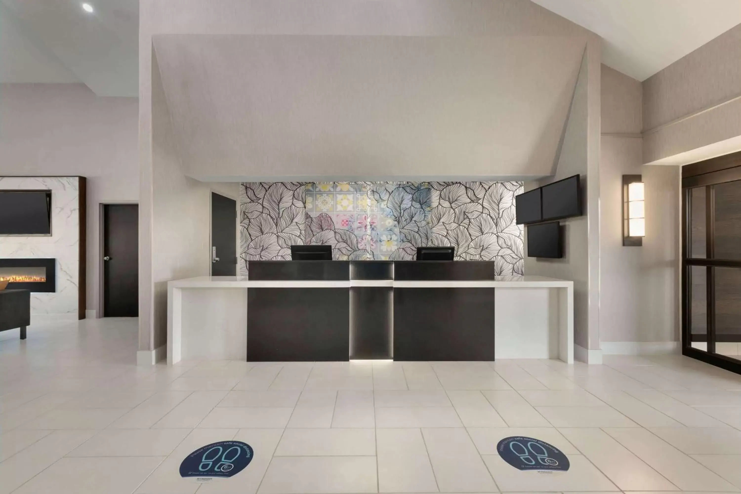 Lobby or reception, Lobby/Reception in La Quinta Inn & Suites by Wyndham Dothan