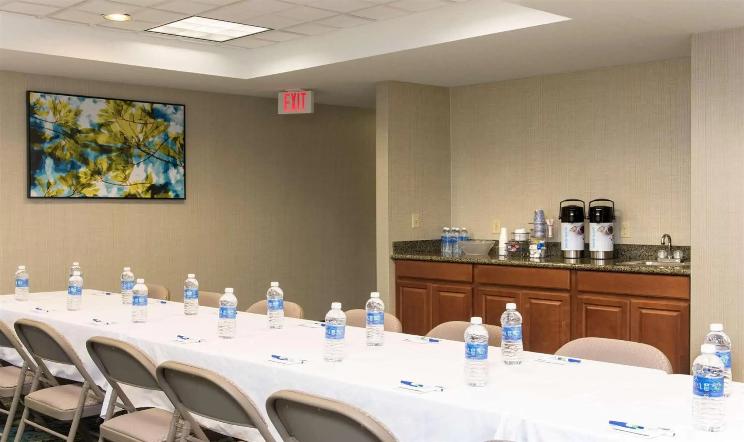 Meeting/conference room, Restaurant/Places to Eat in Holiday Inn Express & Suites Danville, an IHG Hotel