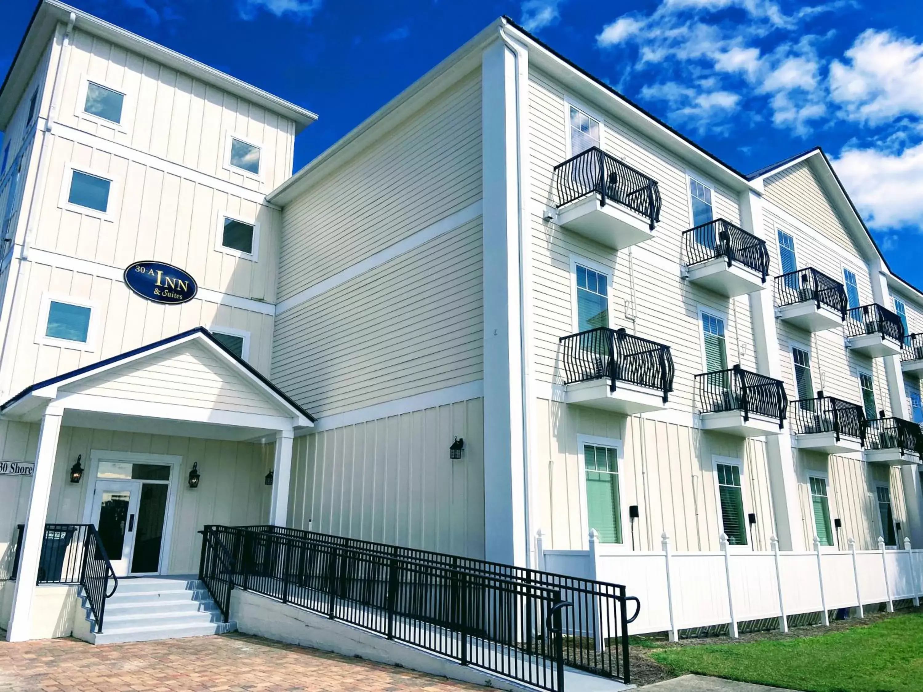 Property Building in 30-A Inn & Suites