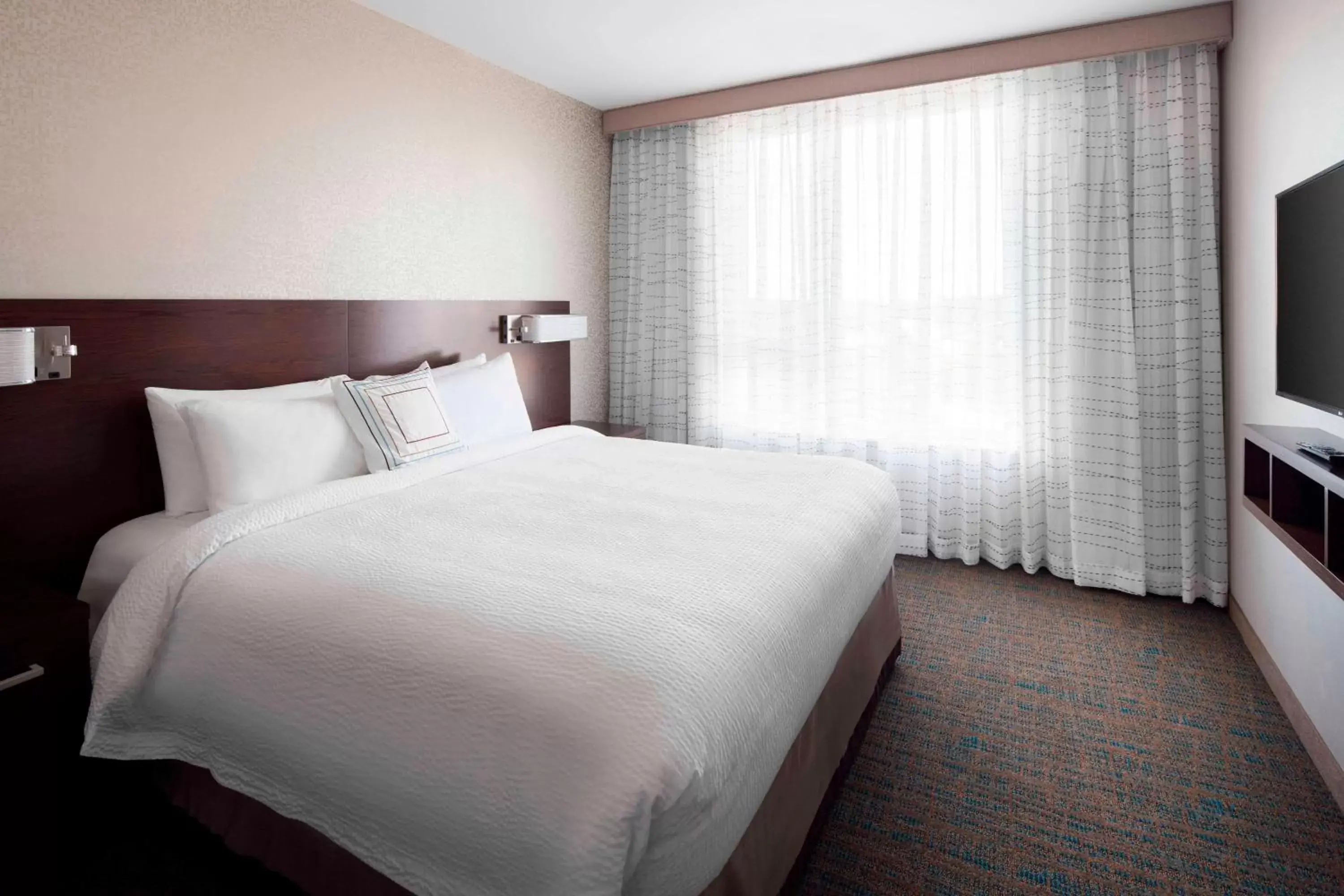 Bedroom, Bed in Residence Inn by Marriott Boston Watertown