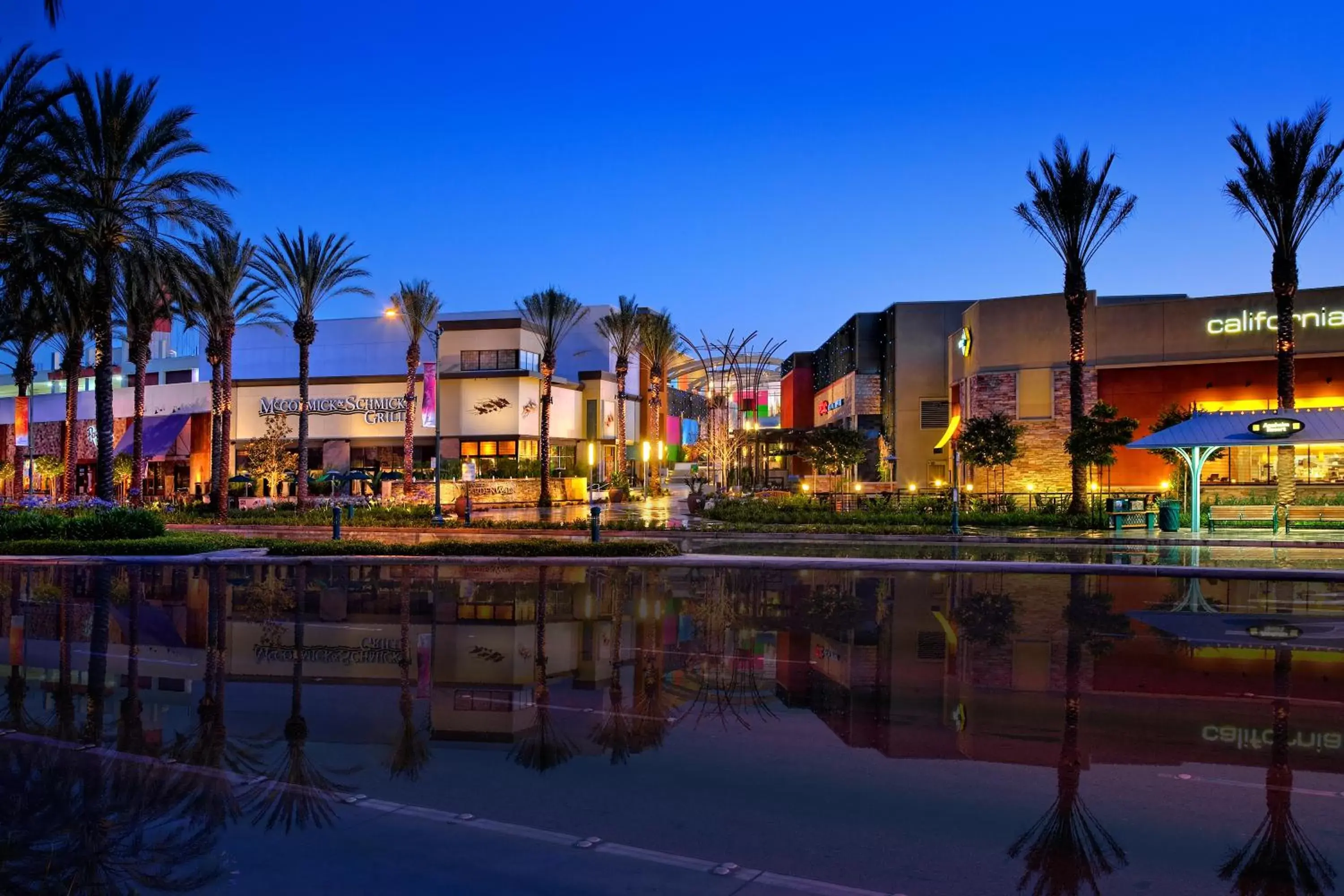 Facade/entrance in Portofino Inn and Suites Anaheim Hotel