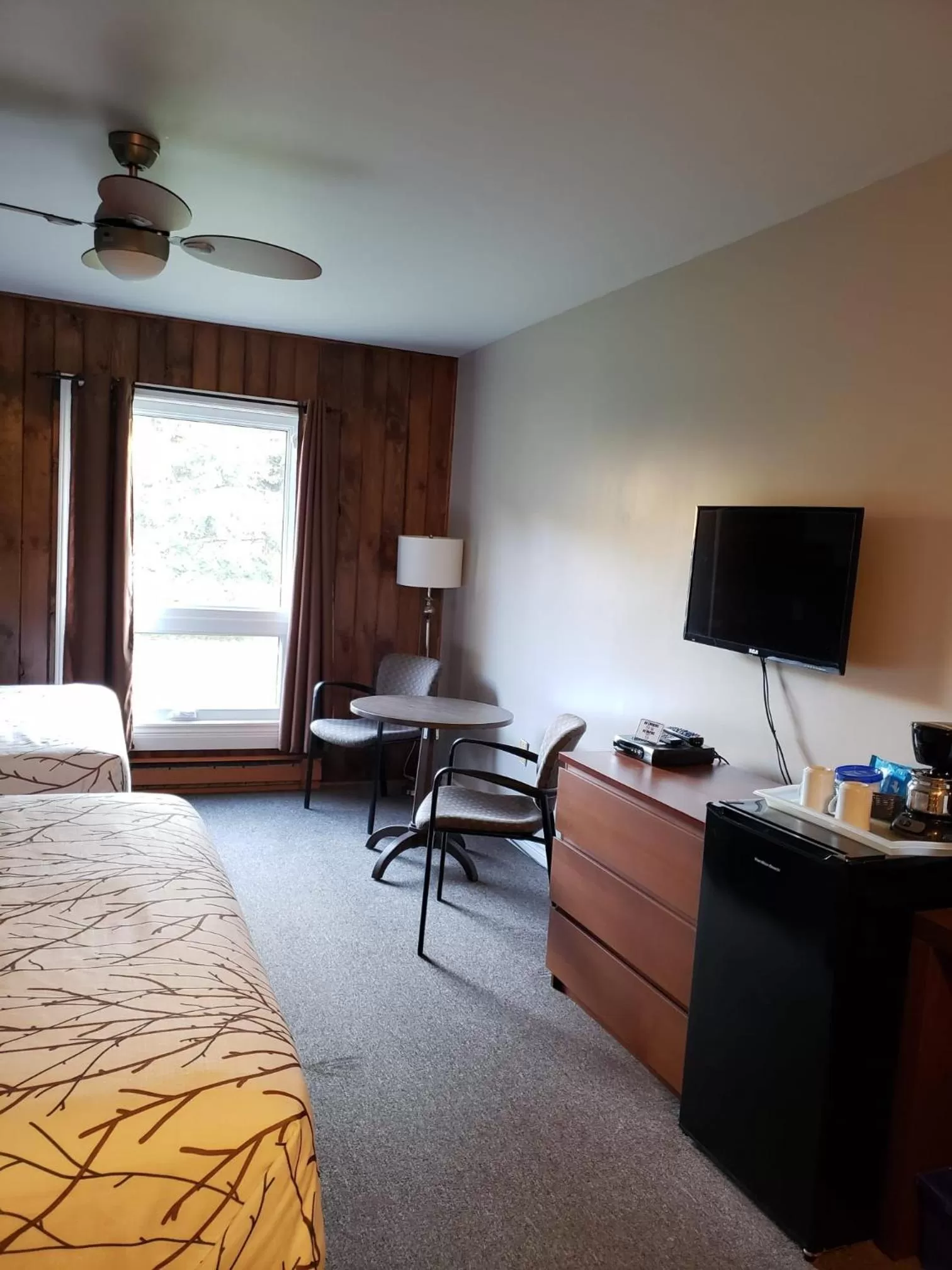 TV and multimedia, Bed in Hush Lodge and Cottages