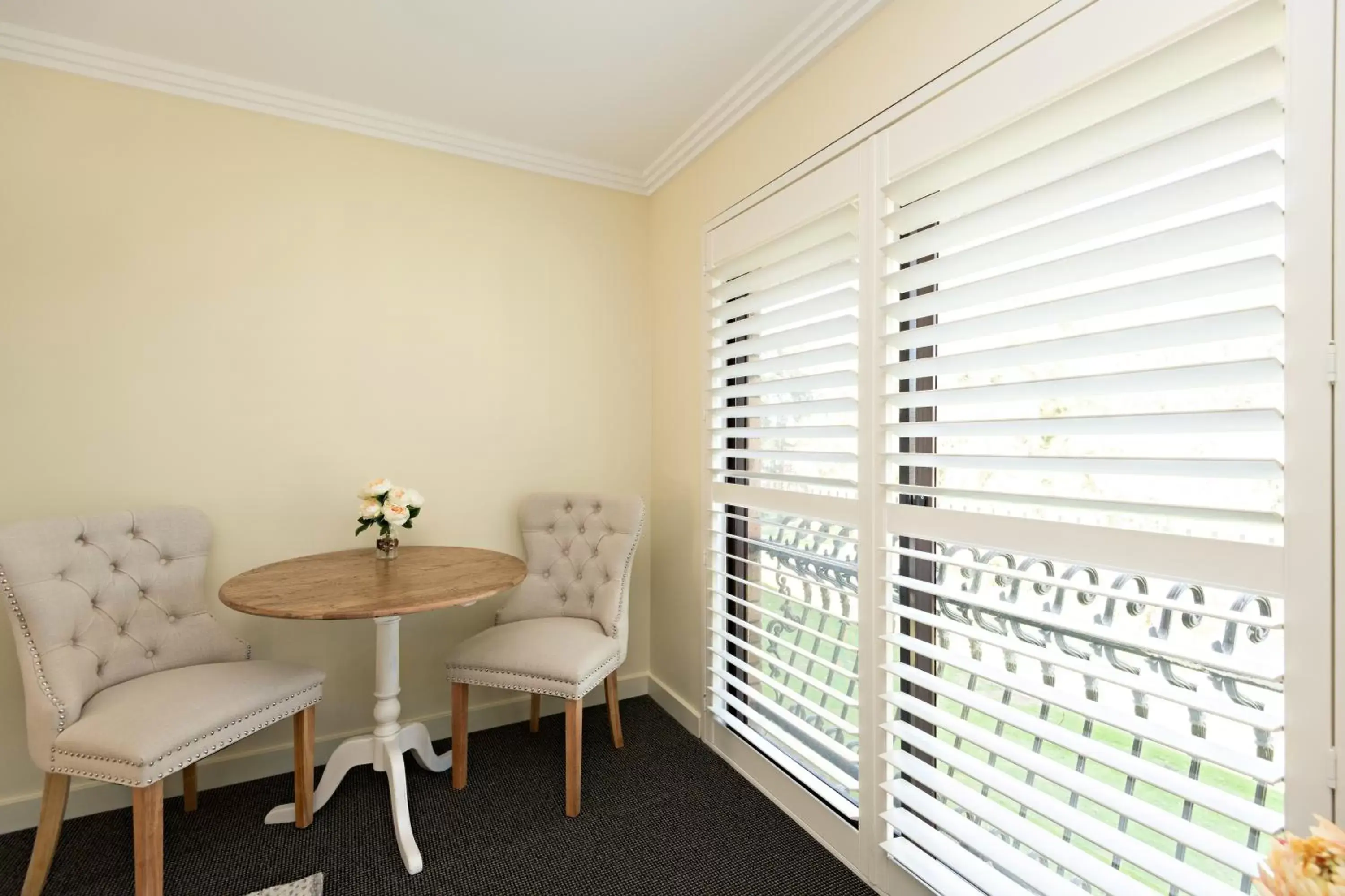 Seating area in Lincoln Downs Resort Batemans Bay, Signature Collection by Best Western