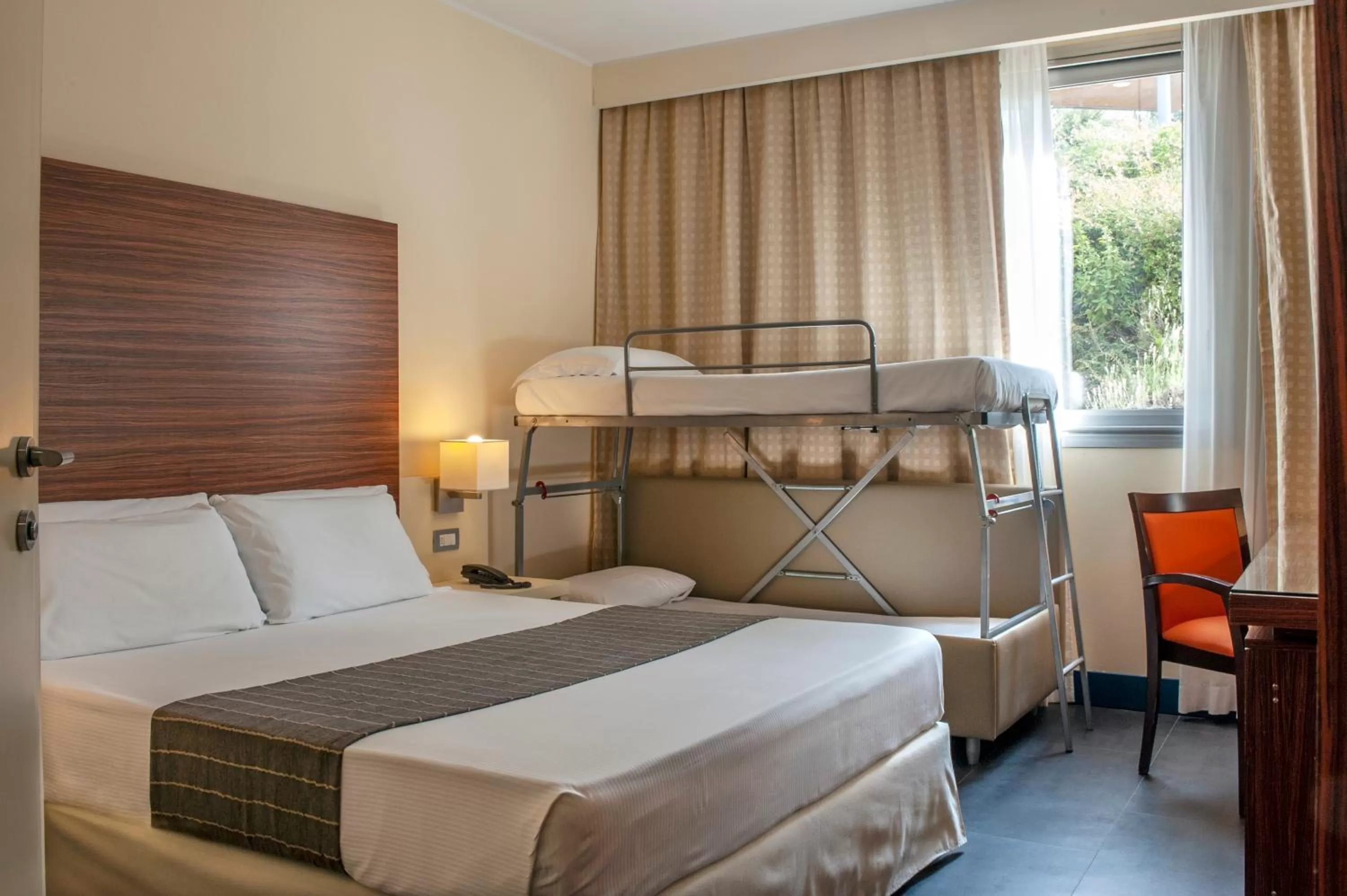 bunk bed, Bed in La Meridiana Bleisure Hotel