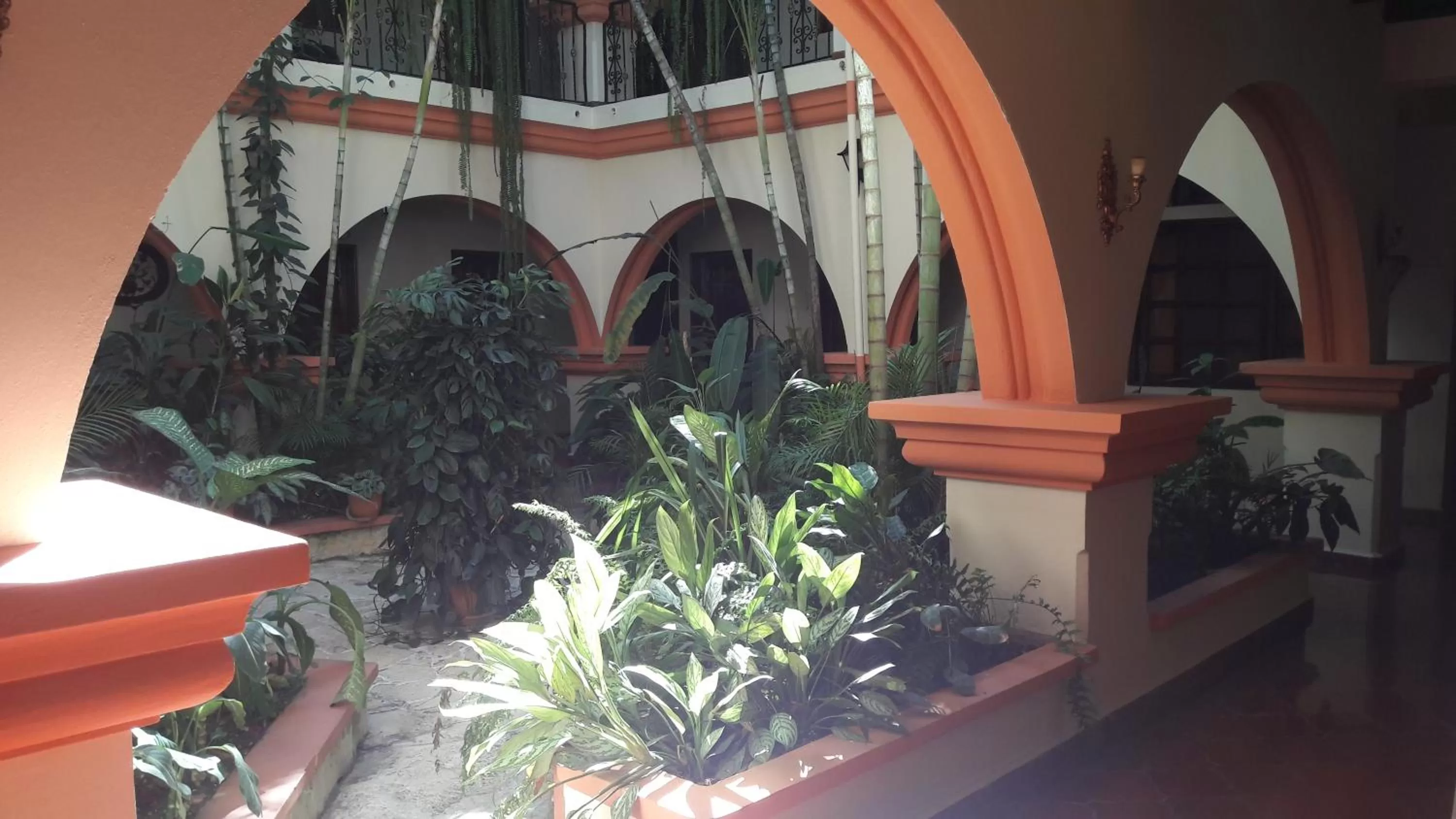 Patio in Hotel Acropolis Maya