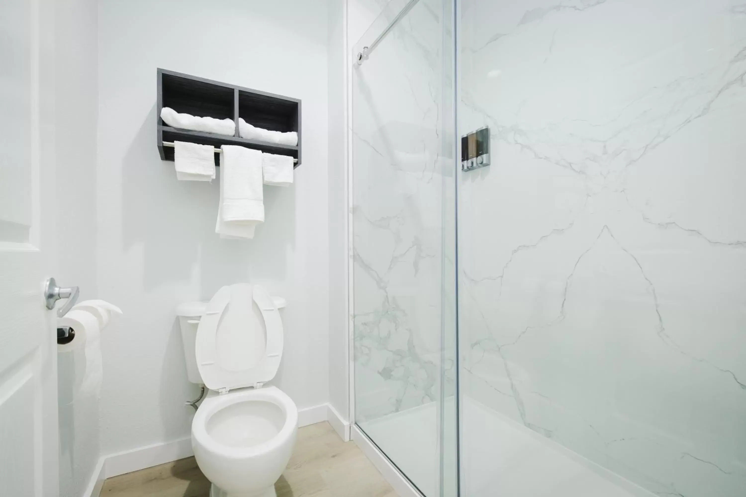 Shower, Bathroom in Sapphire Inn & Suites