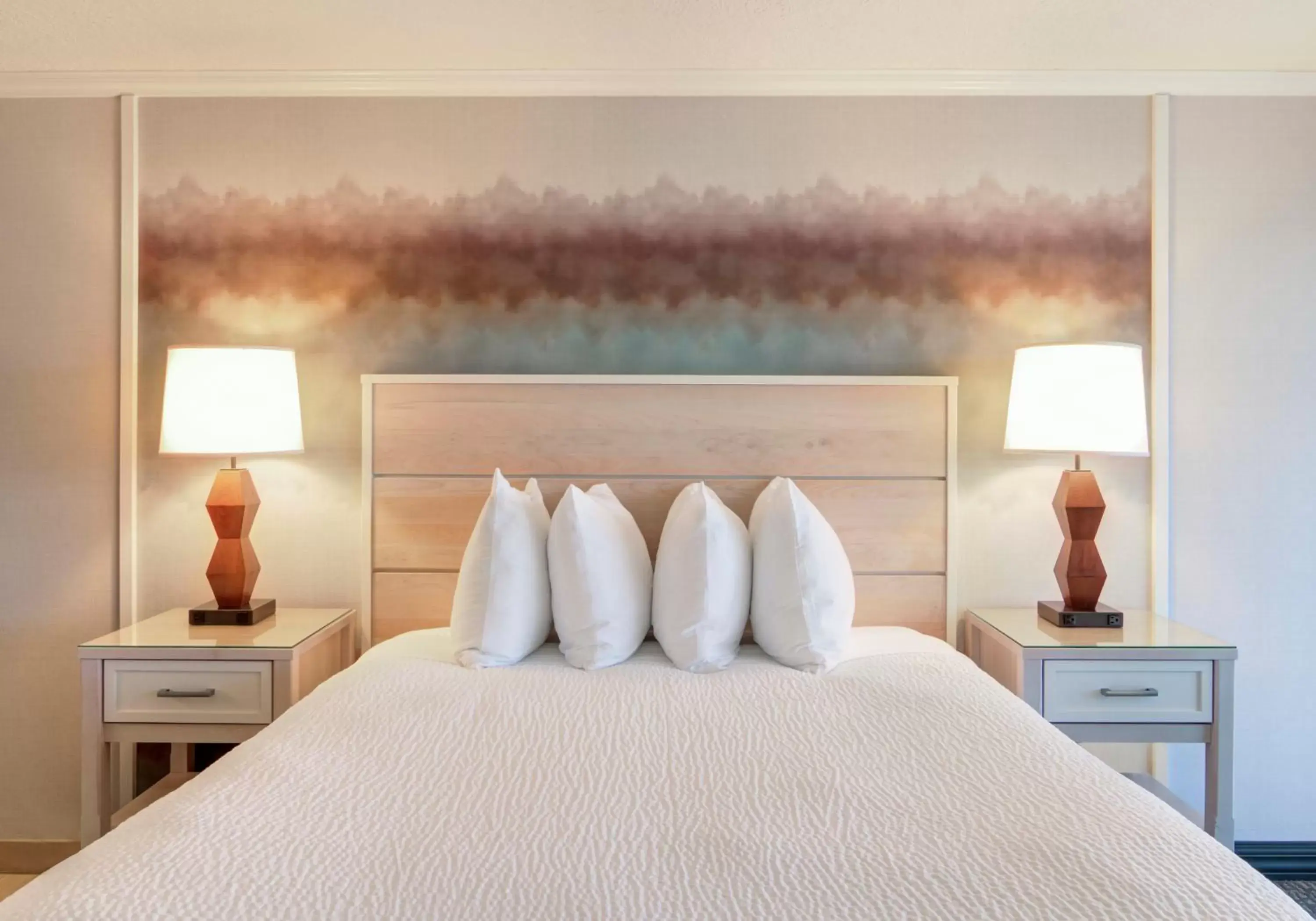 Bed in Hallmark Resort in Cannon Beach