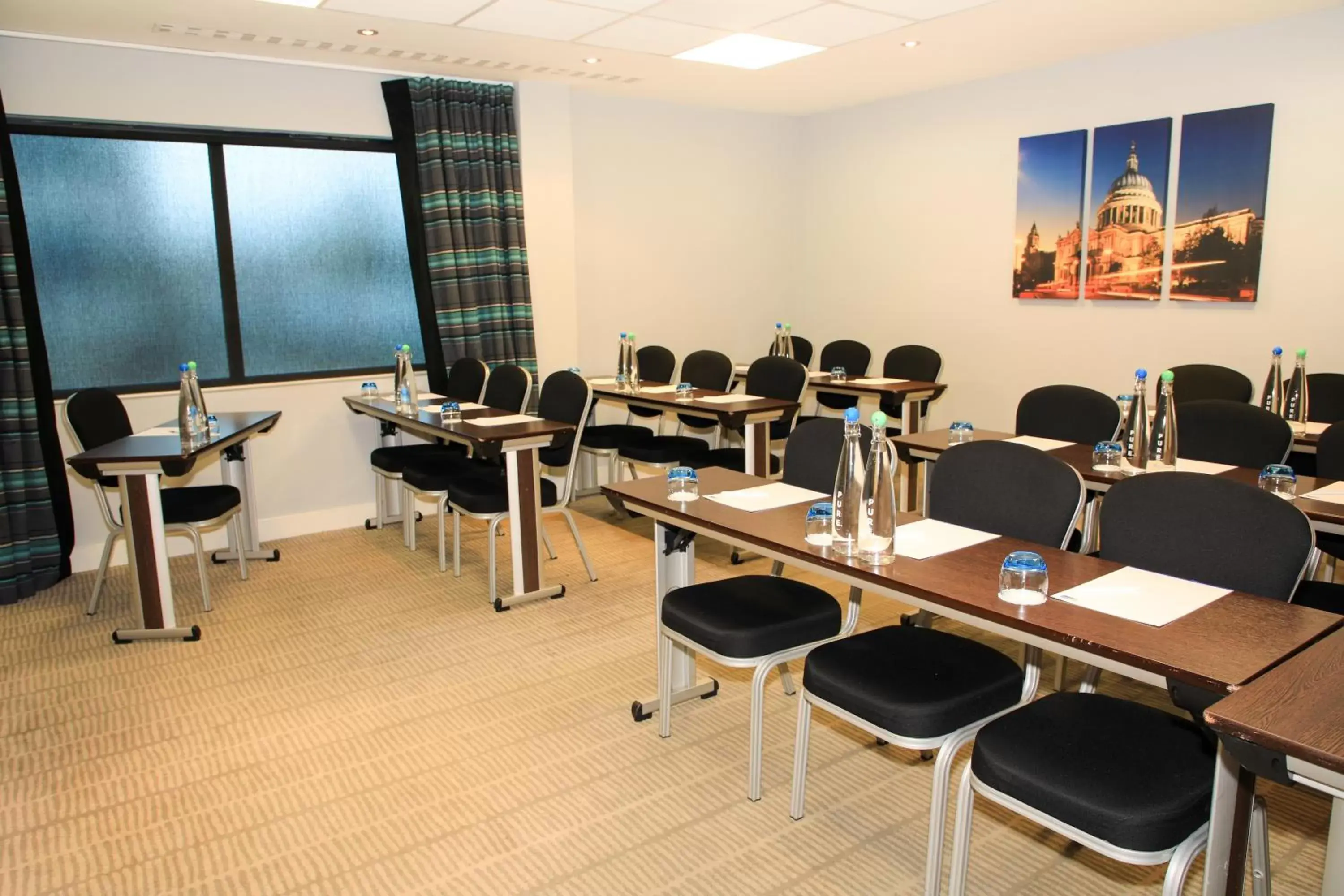 Meeting/conference room in Holiday Inn Express London Heathrow T5, an IHG Hotel