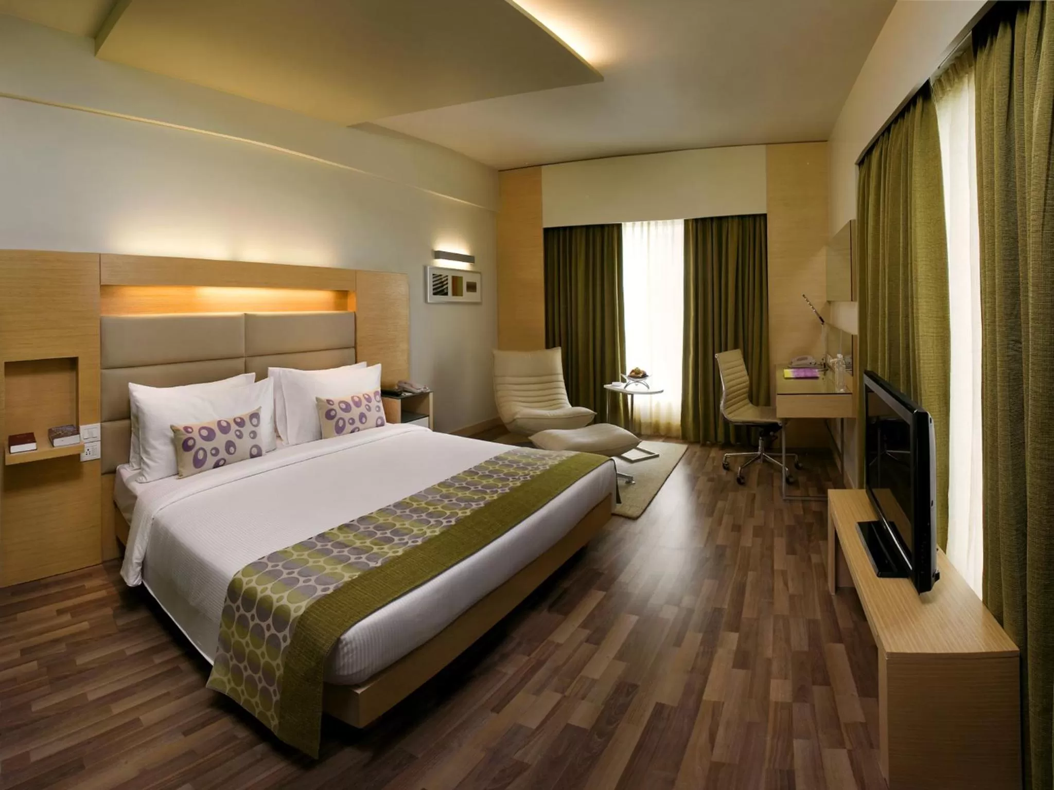 Photo of the whole room, Bed in The Raintree, Anna Salai