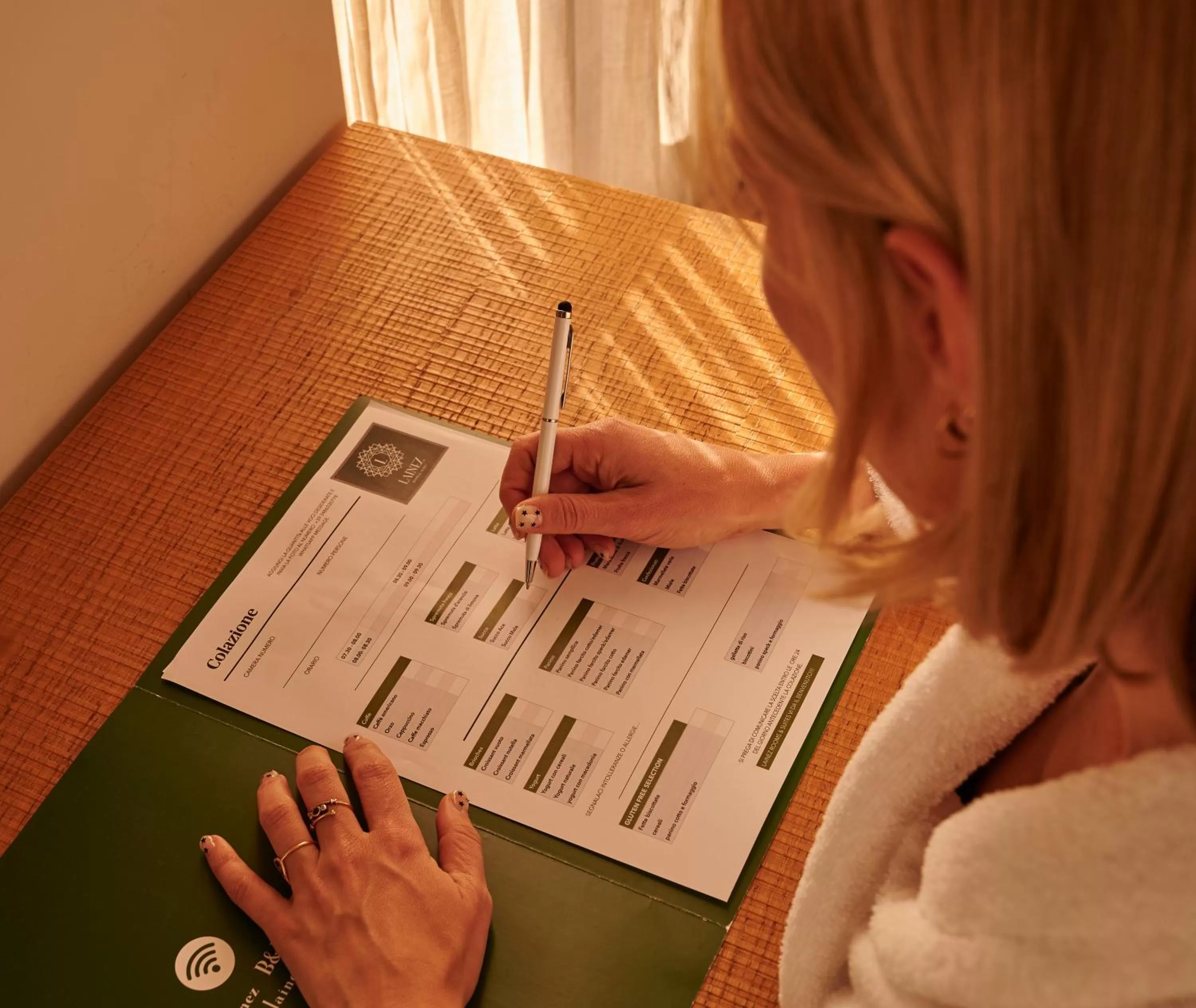 Breakfast in Lainez Rooms & Suites