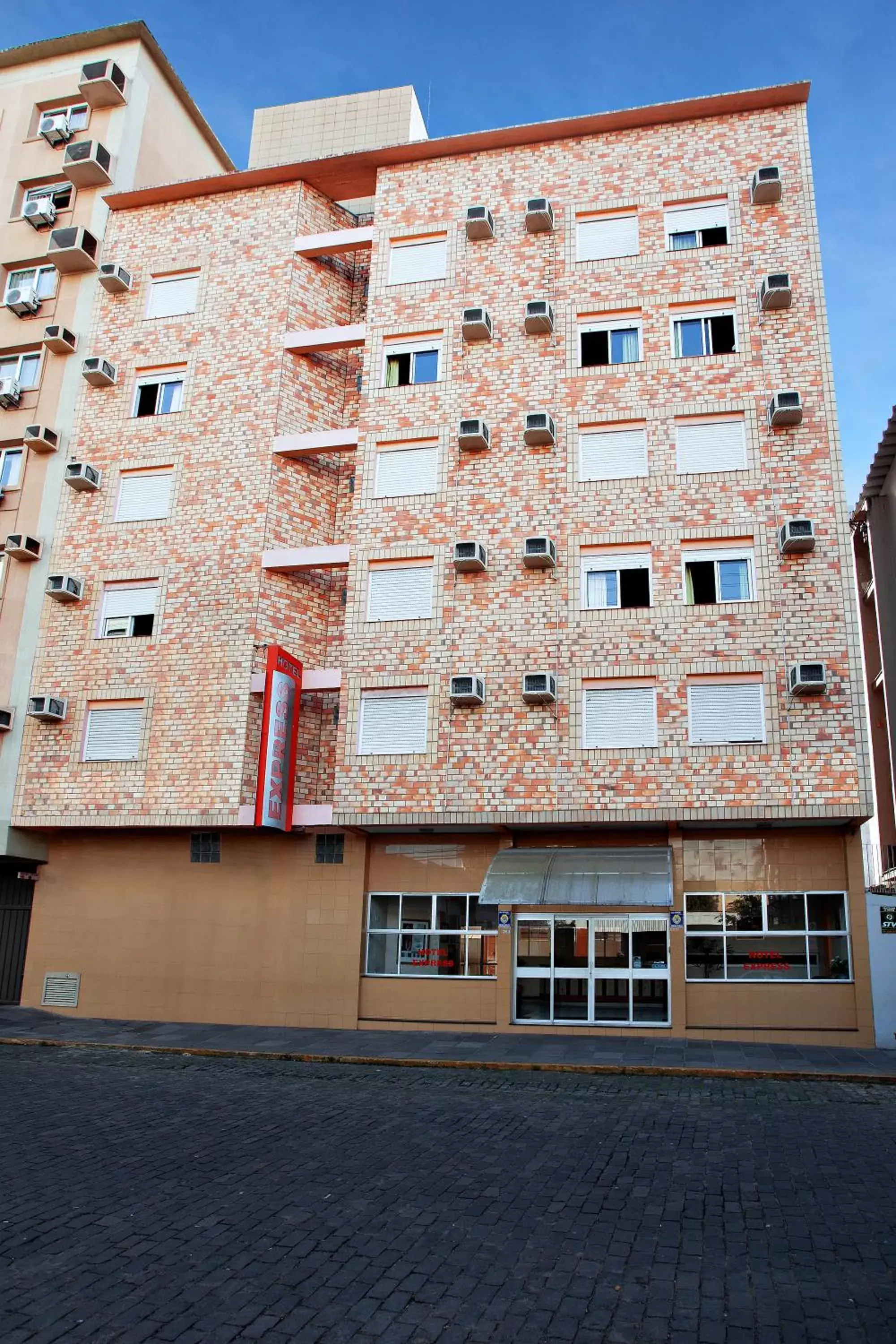 Facade/entrance, Property Building in Hotel Express São Leopoldo