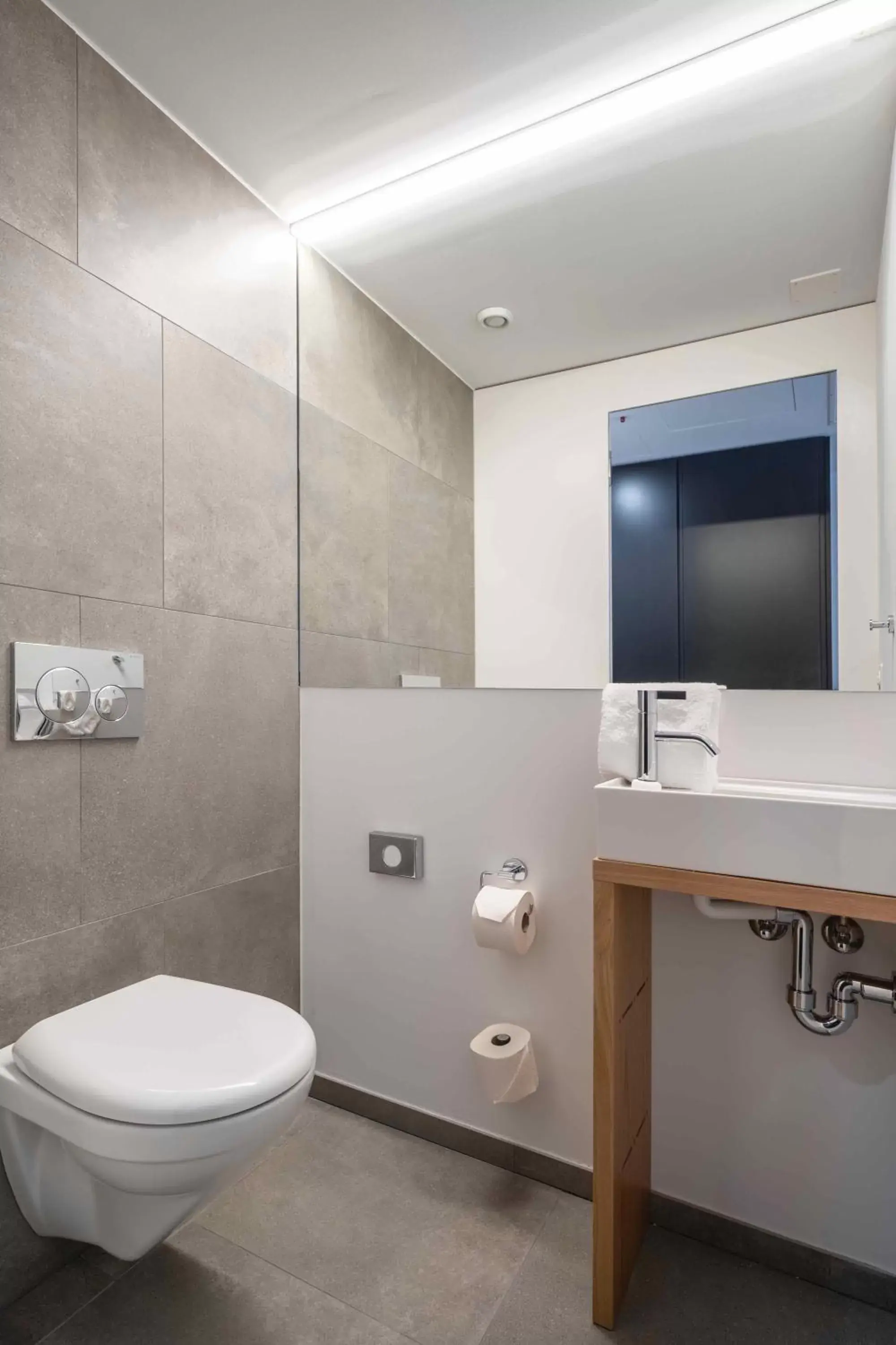 Toilet, Bathroom in SET Hotel.Residence by Teufelhof Basel