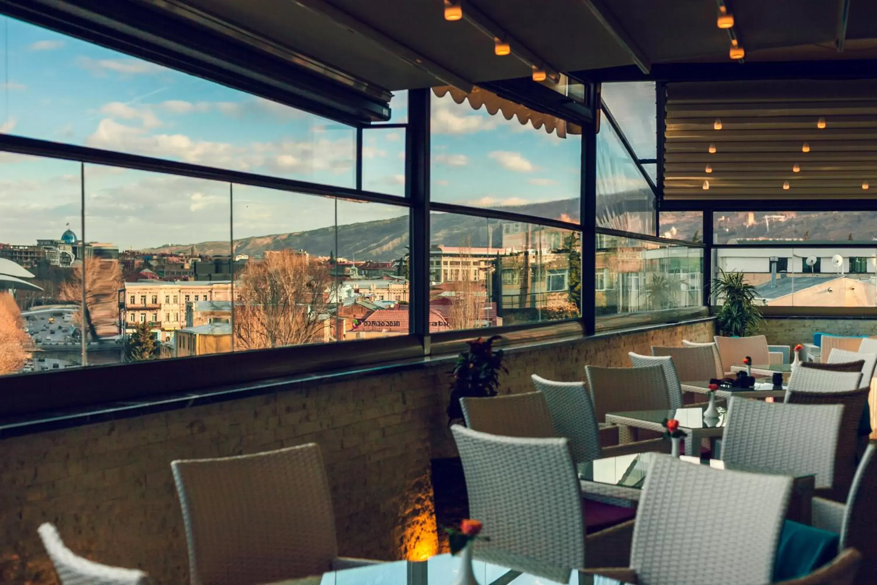 Restaurant/places to eat in River Side Hotel Tbilisi