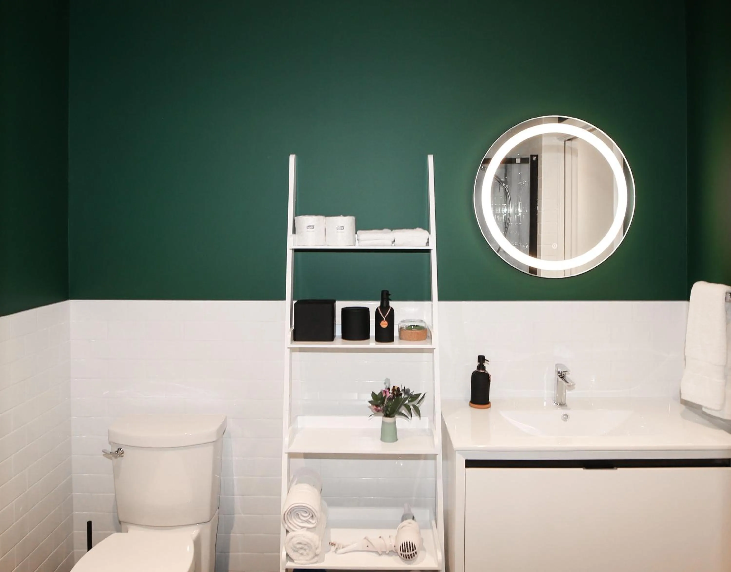 Bathroom in Pluvio restaurant and rooms