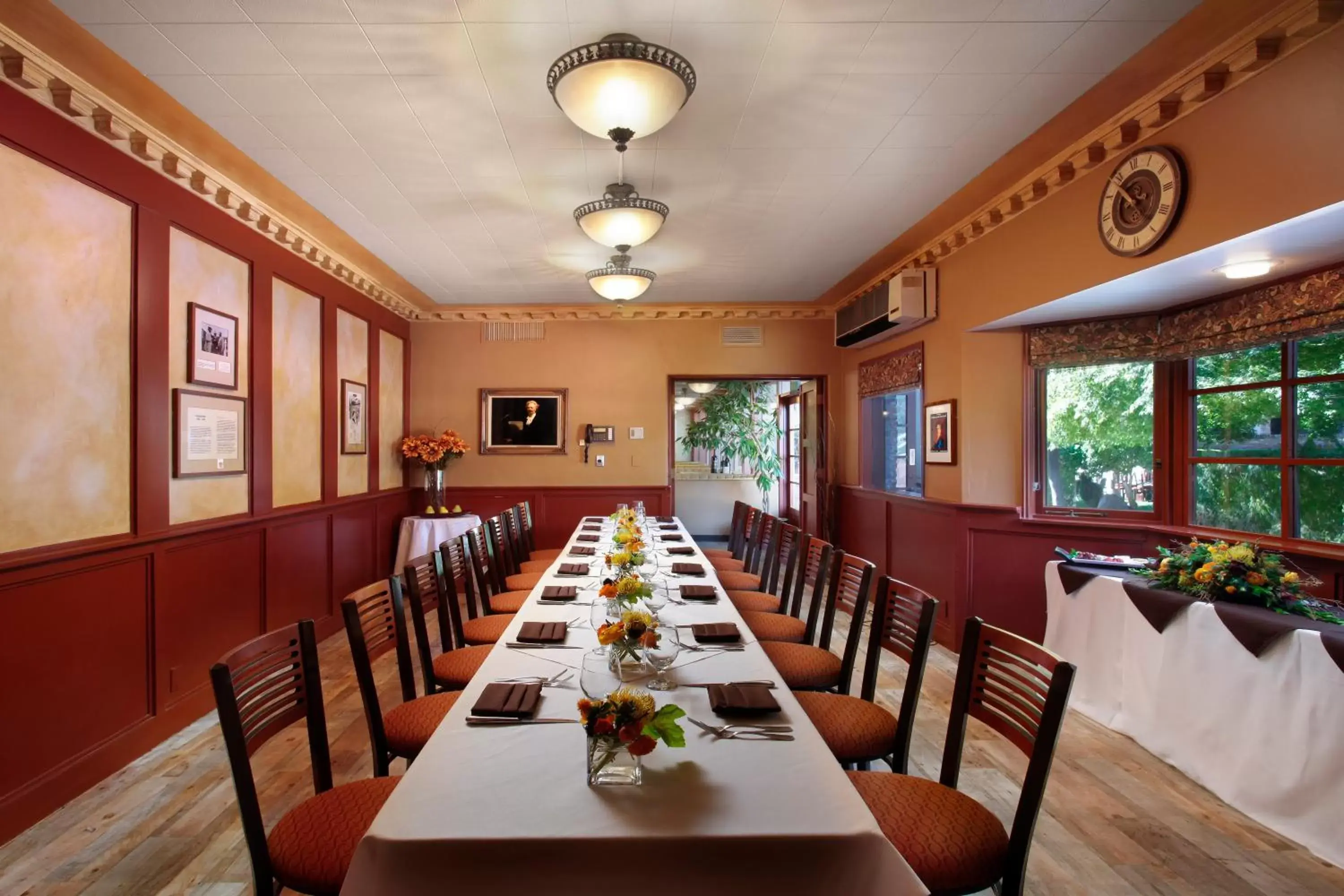 Banquet/Function facilities, Restaurant/Places to Eat in Paso Robles Inn