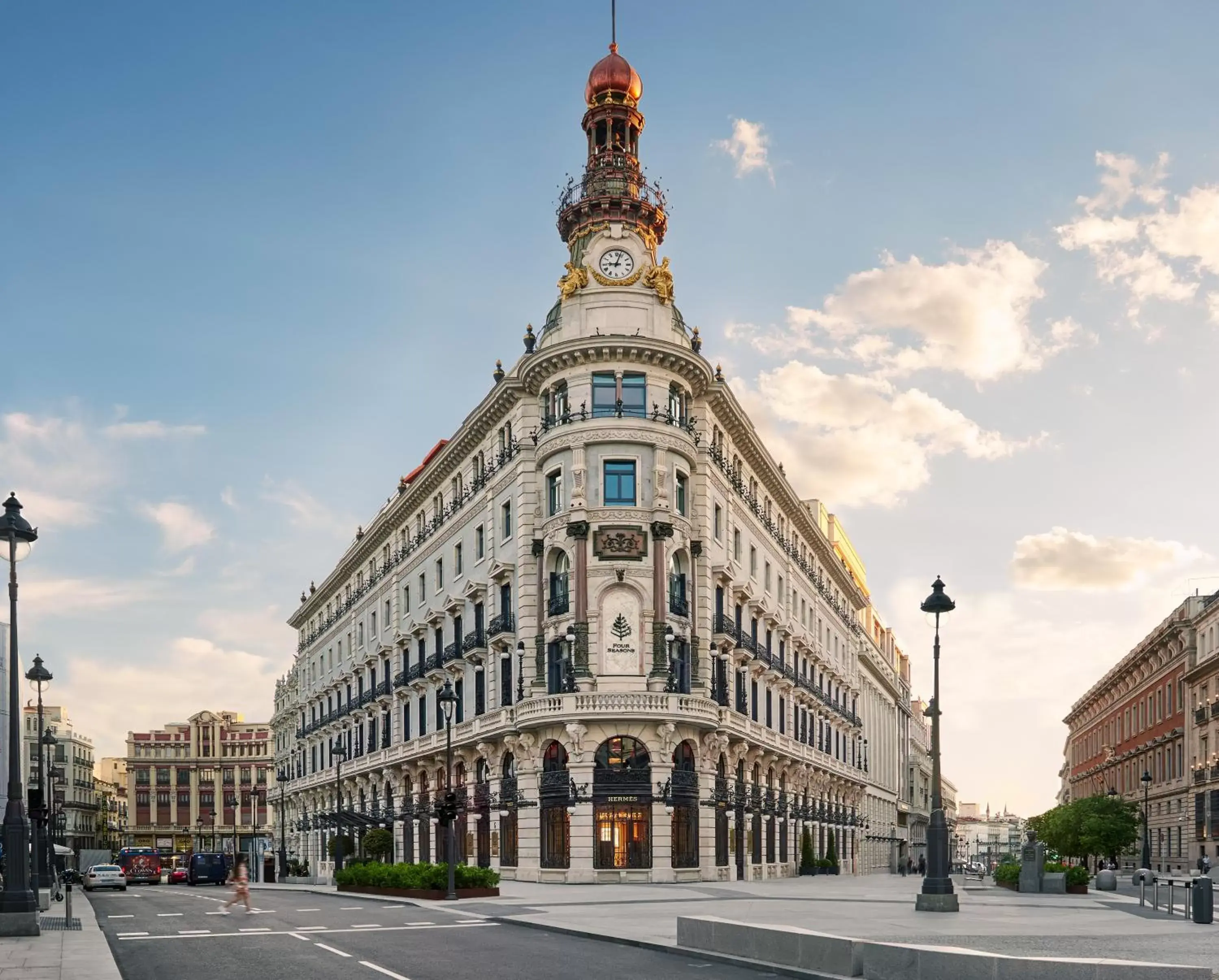 Property building in Four Seasons Hotel Madrid