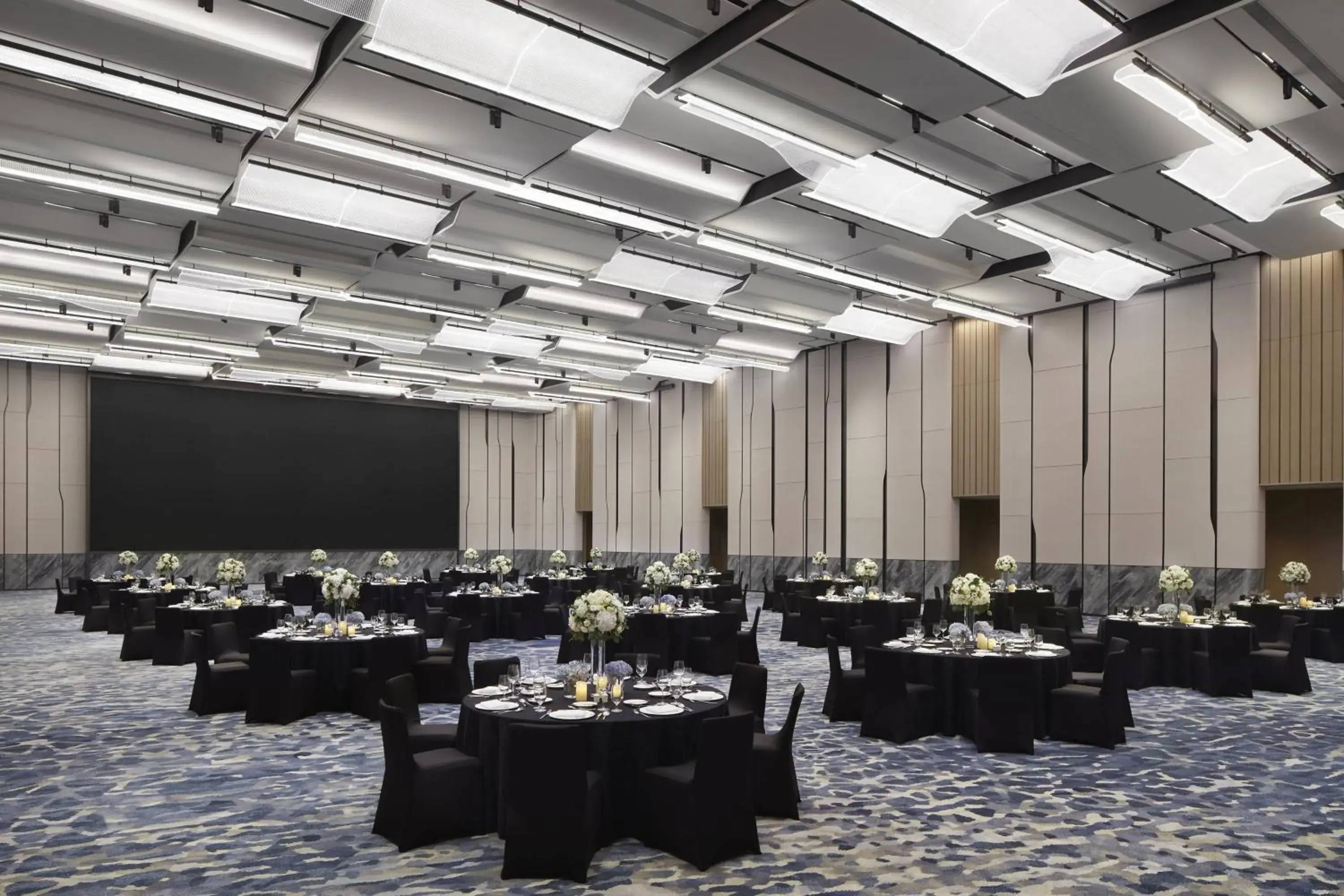 Meeting/conference room, Restaurant/Places to Eat in JW Marriott Shanghai Fengxian
