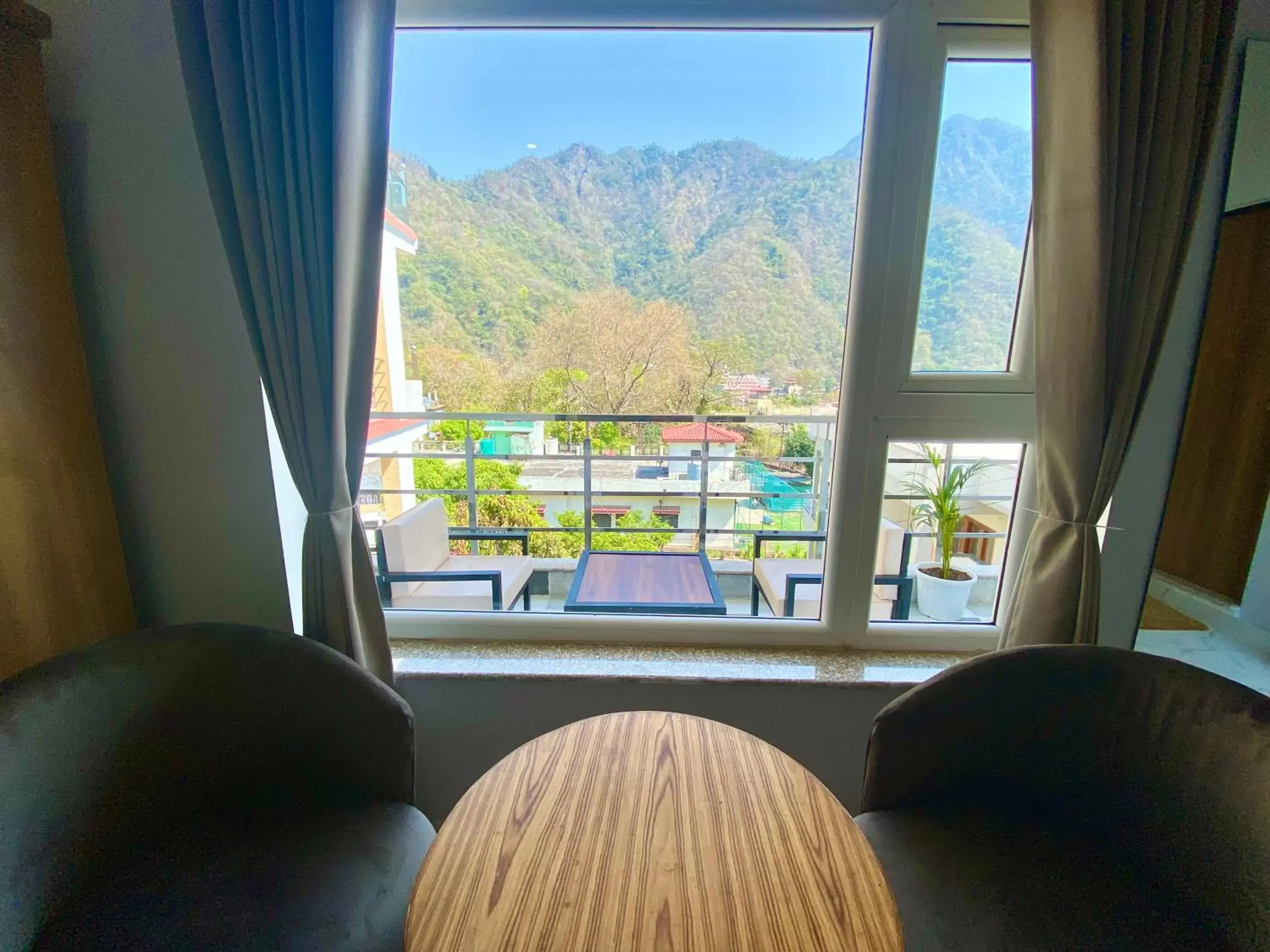 Mountain View in Hotel Wraveler Inn Rishikesh