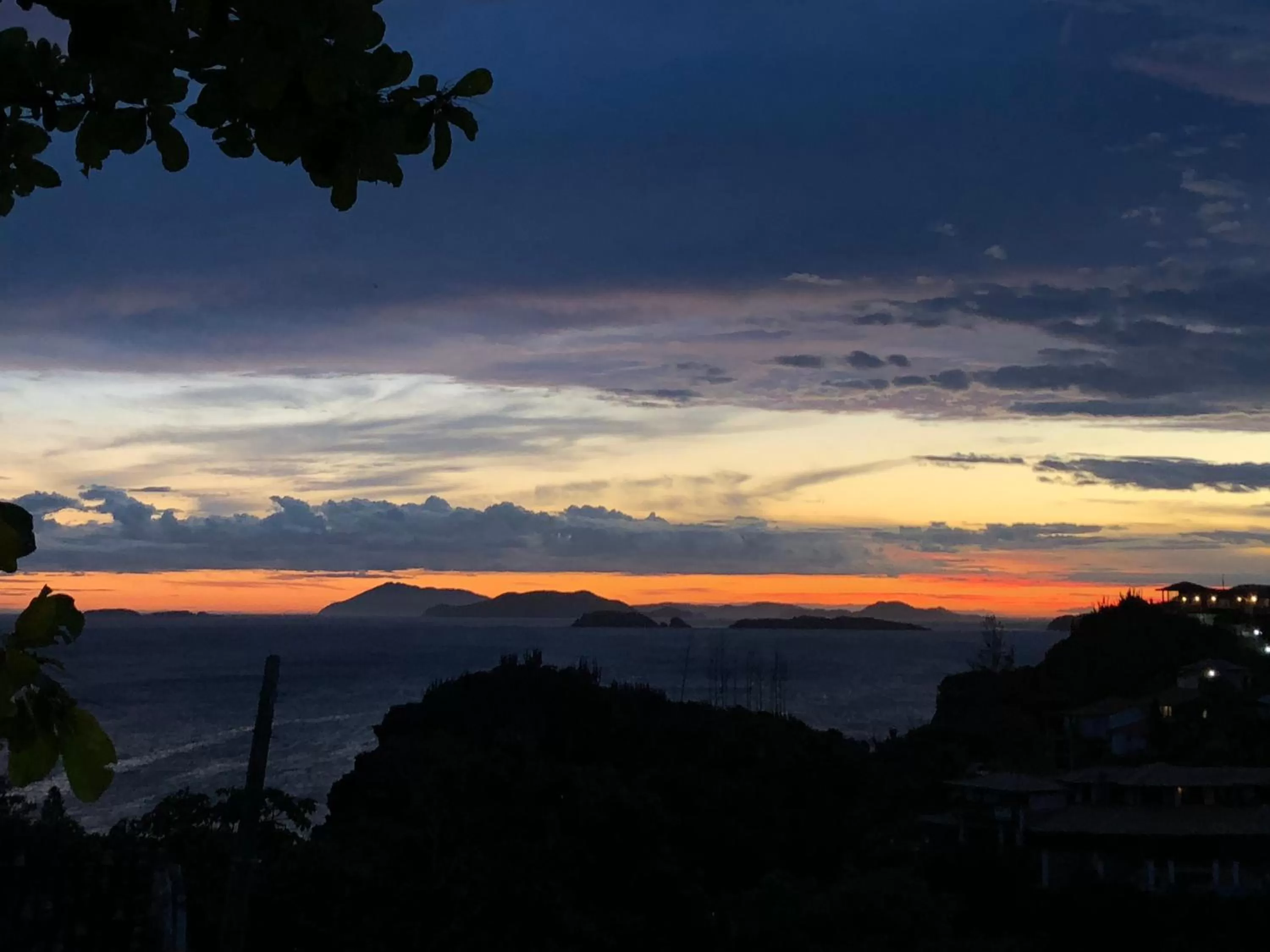 Praia da Ferradurinha Guest House