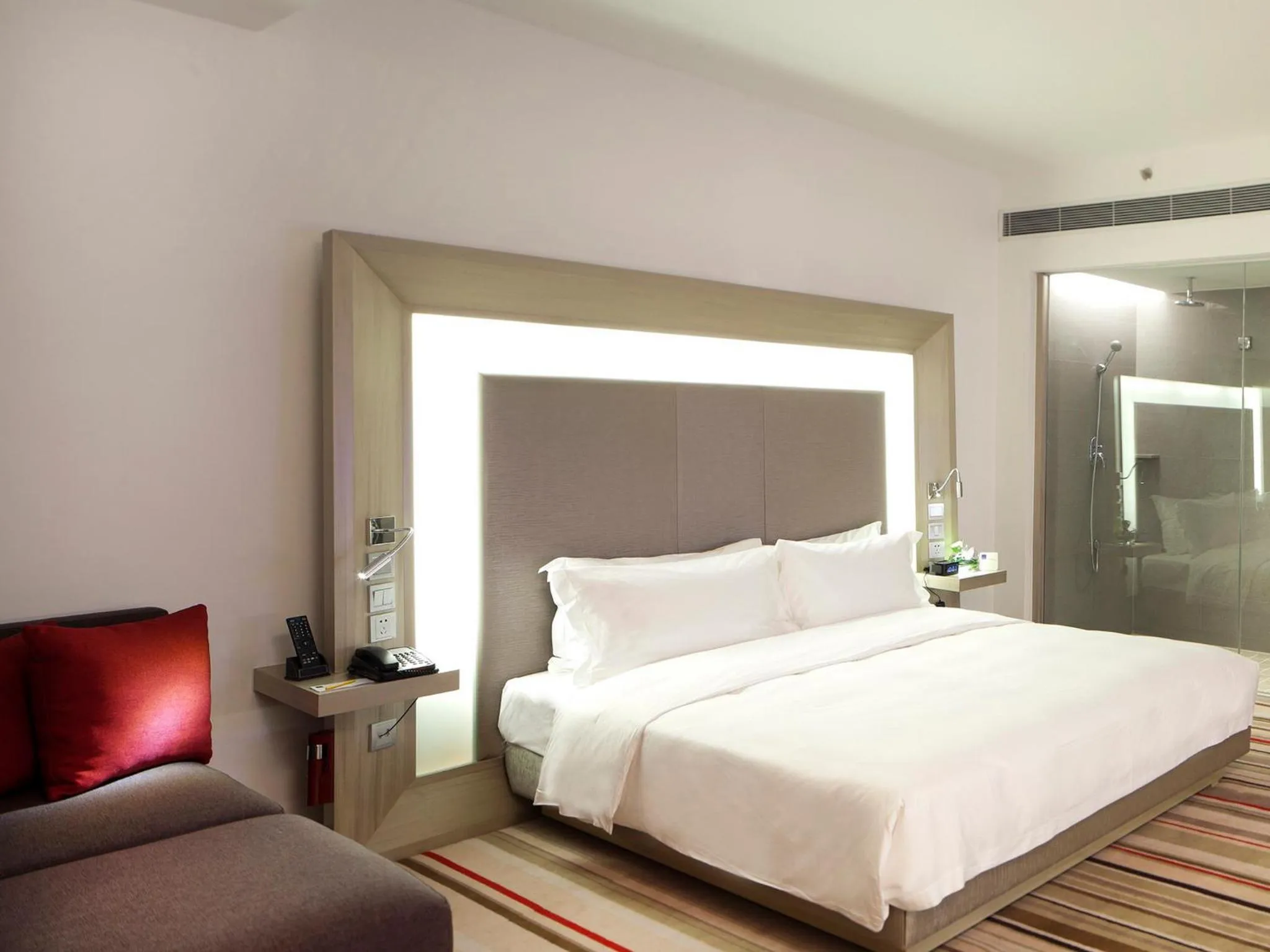 Bed in Novotel Nanjing East Suning