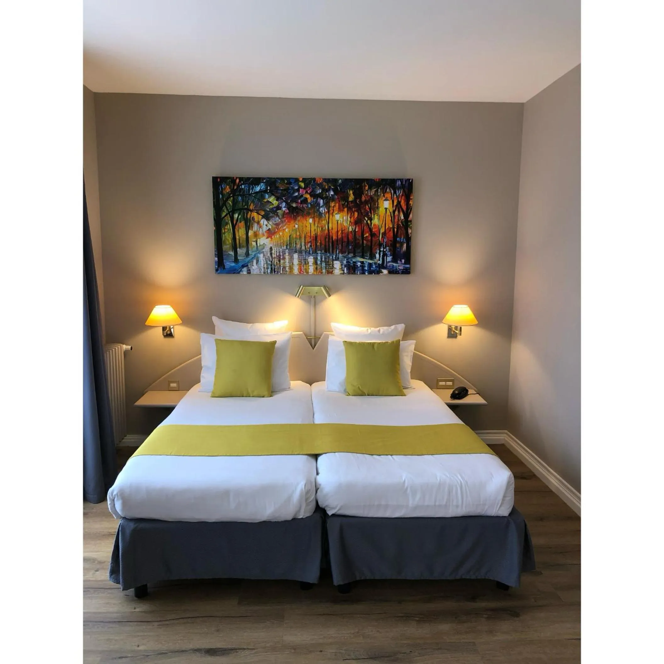 Bedroom, Bed in Grand Hôtel Du Tonneau D'Or