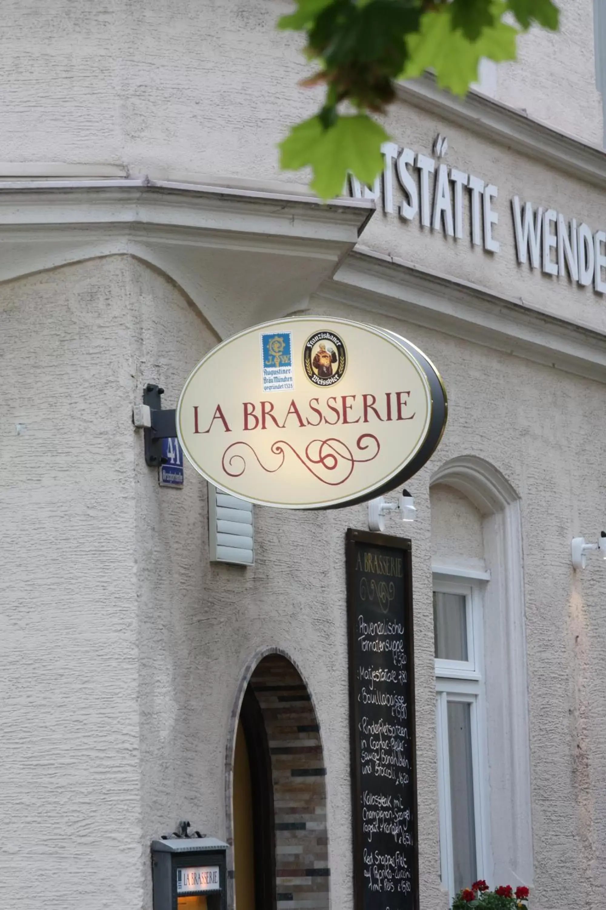 Restaurant/places to eat, Property Logo/Sign in Laimer Hof am Schloss Nymphenburg