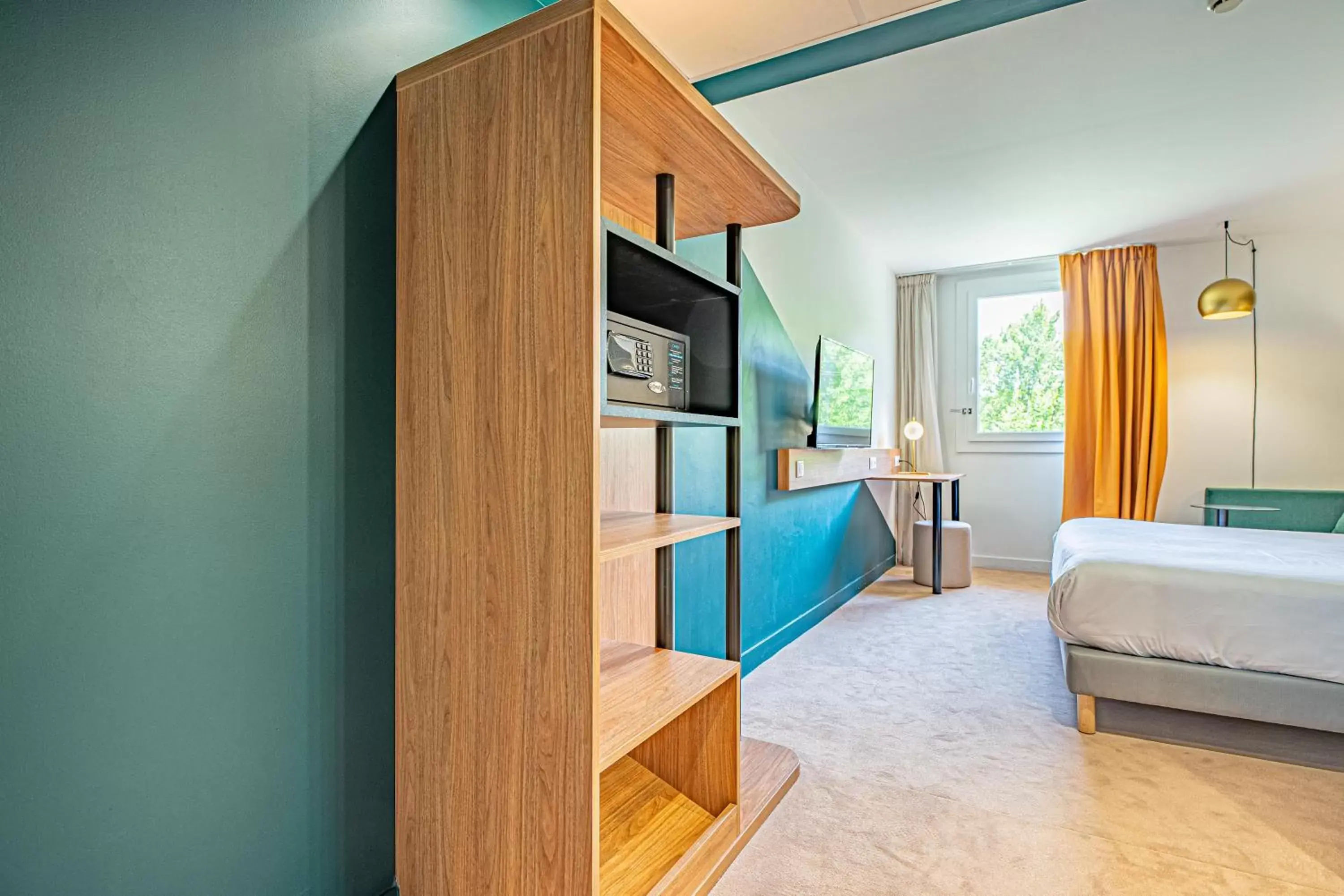 Photo of the whole room, Bed in Kyriad Aix Les Milles - Plan de Campagne Photo of the whole room, Bed in Kyriad Aix Les Milles - Plan de Campagne